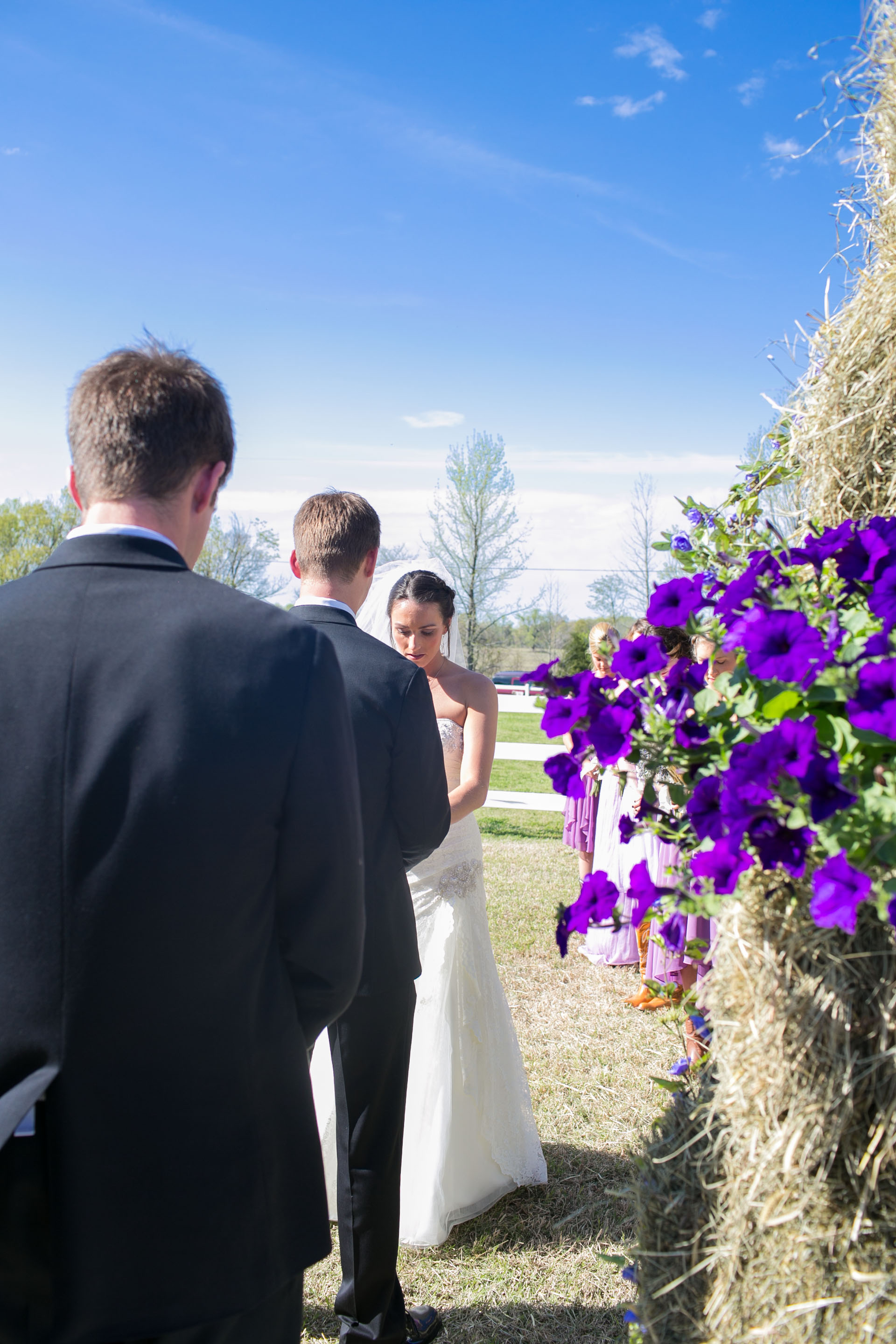 bride-and-groom-praying