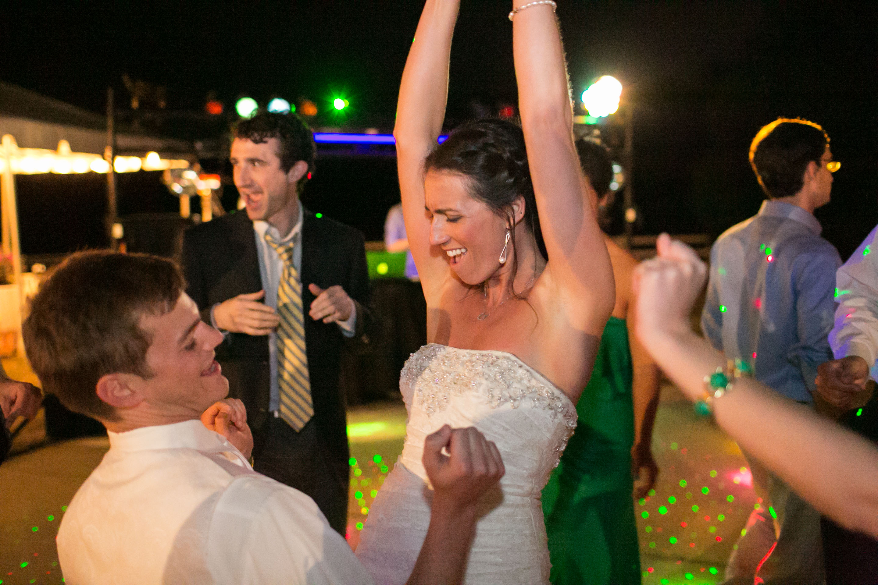 bride-getting-down
