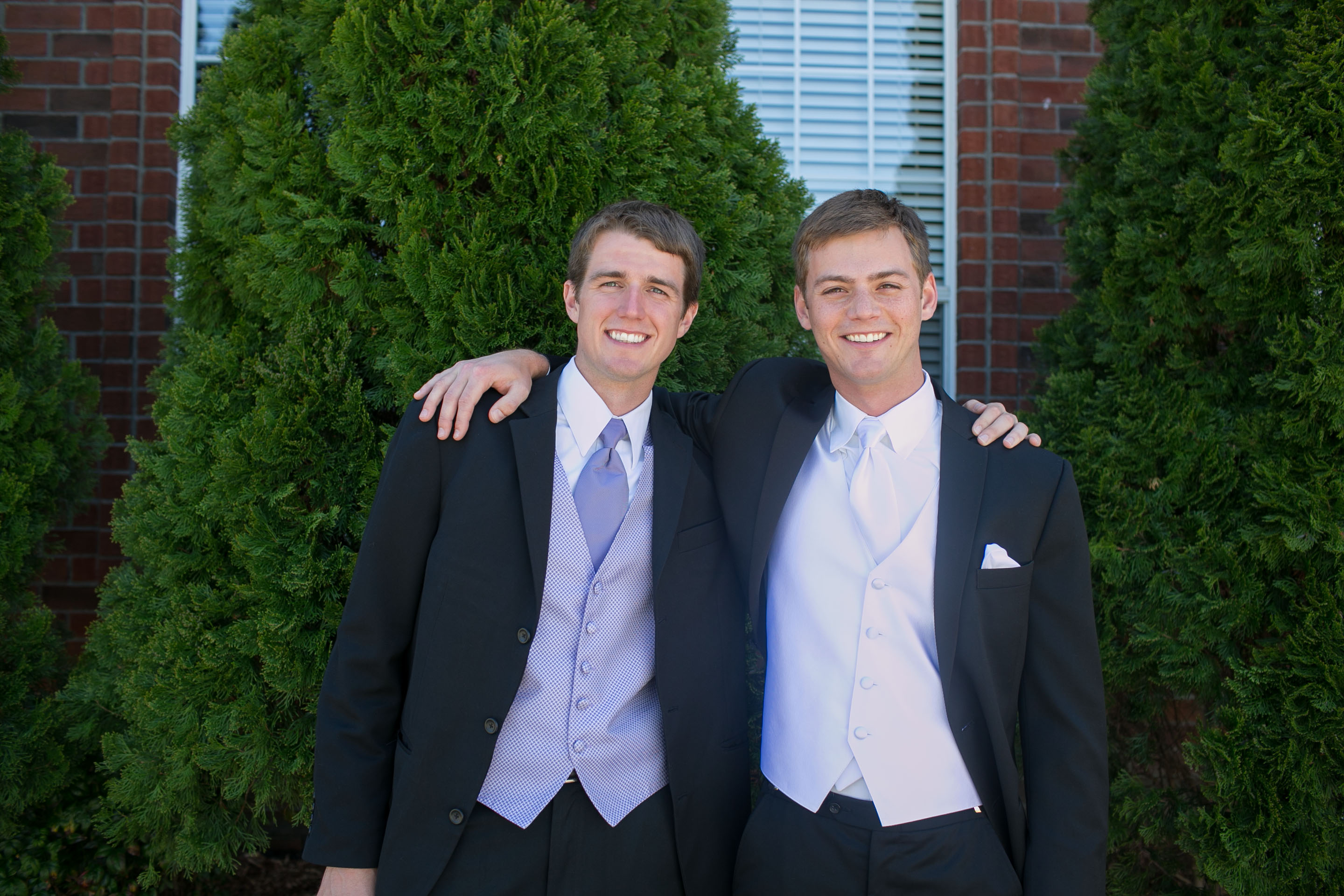 Groom-with-bestman