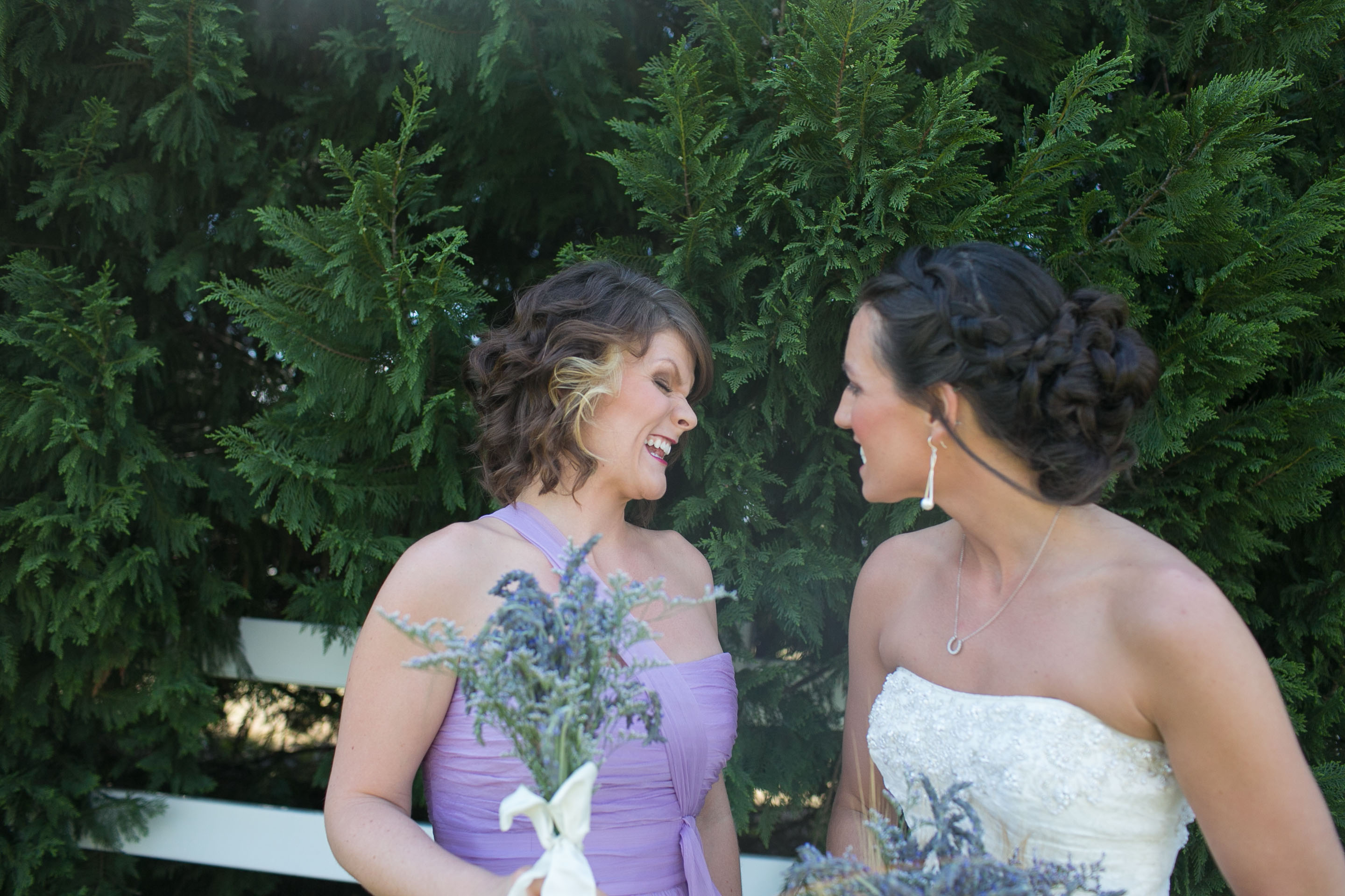 lipstick-on-bridesmaids-teeth