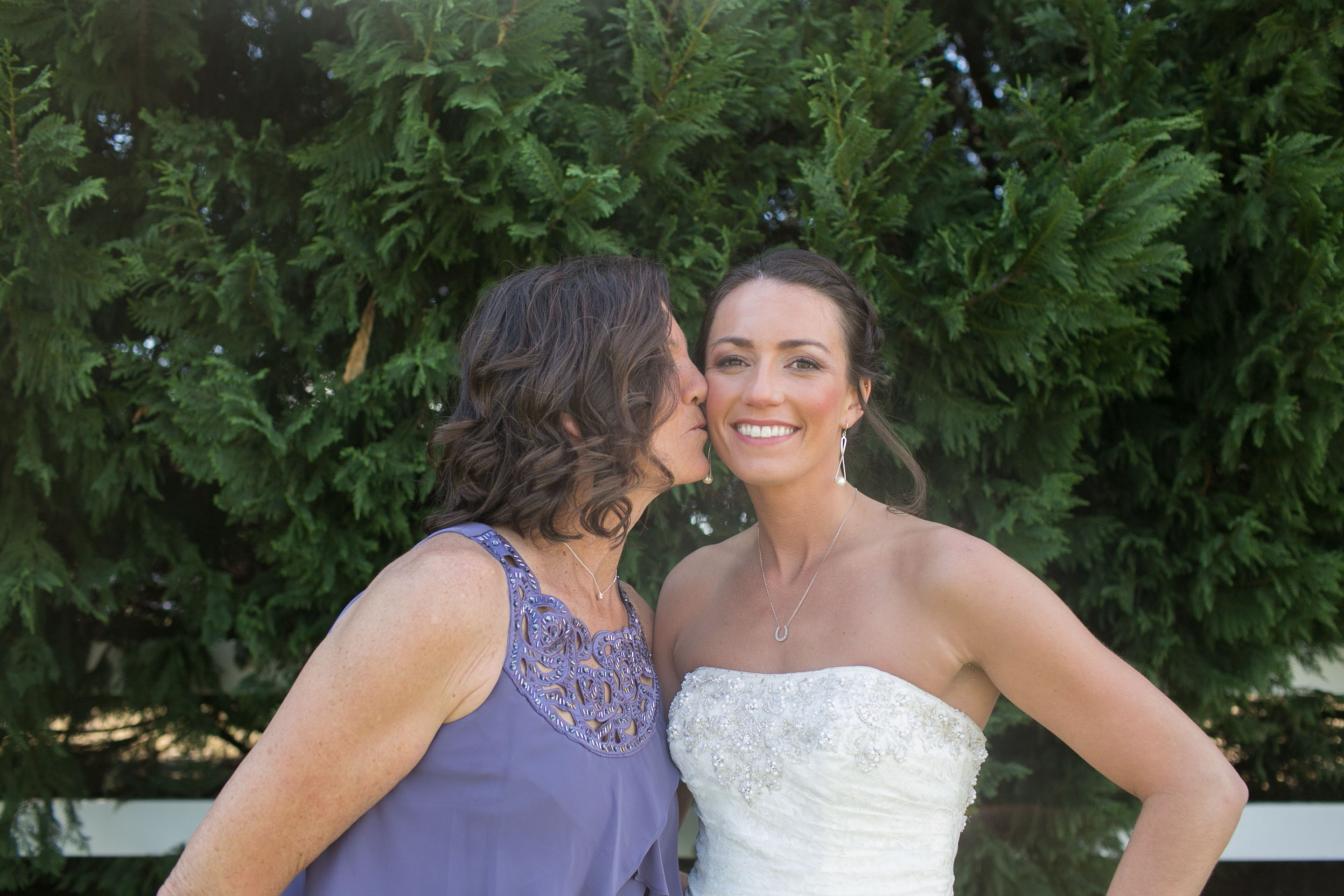 bride-with-mom