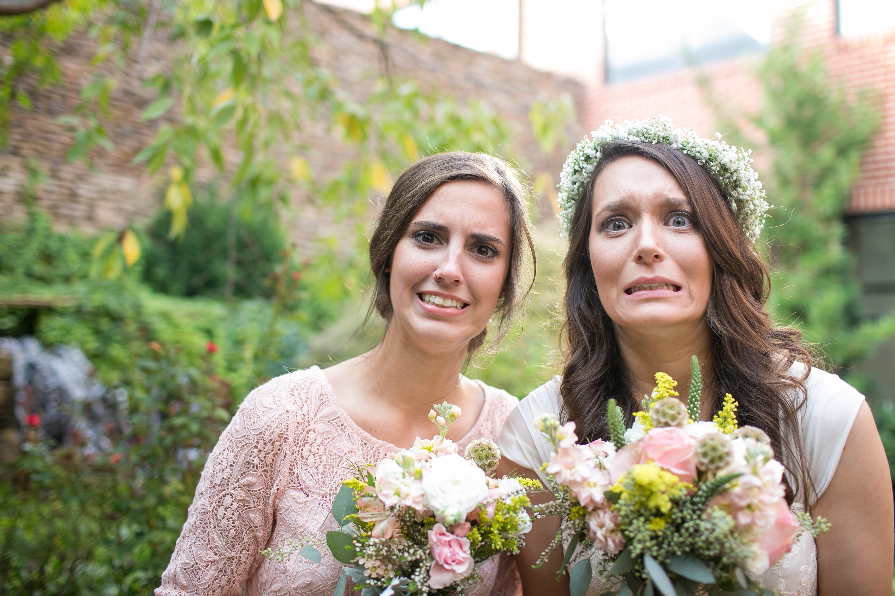bride-with-bridesmaids