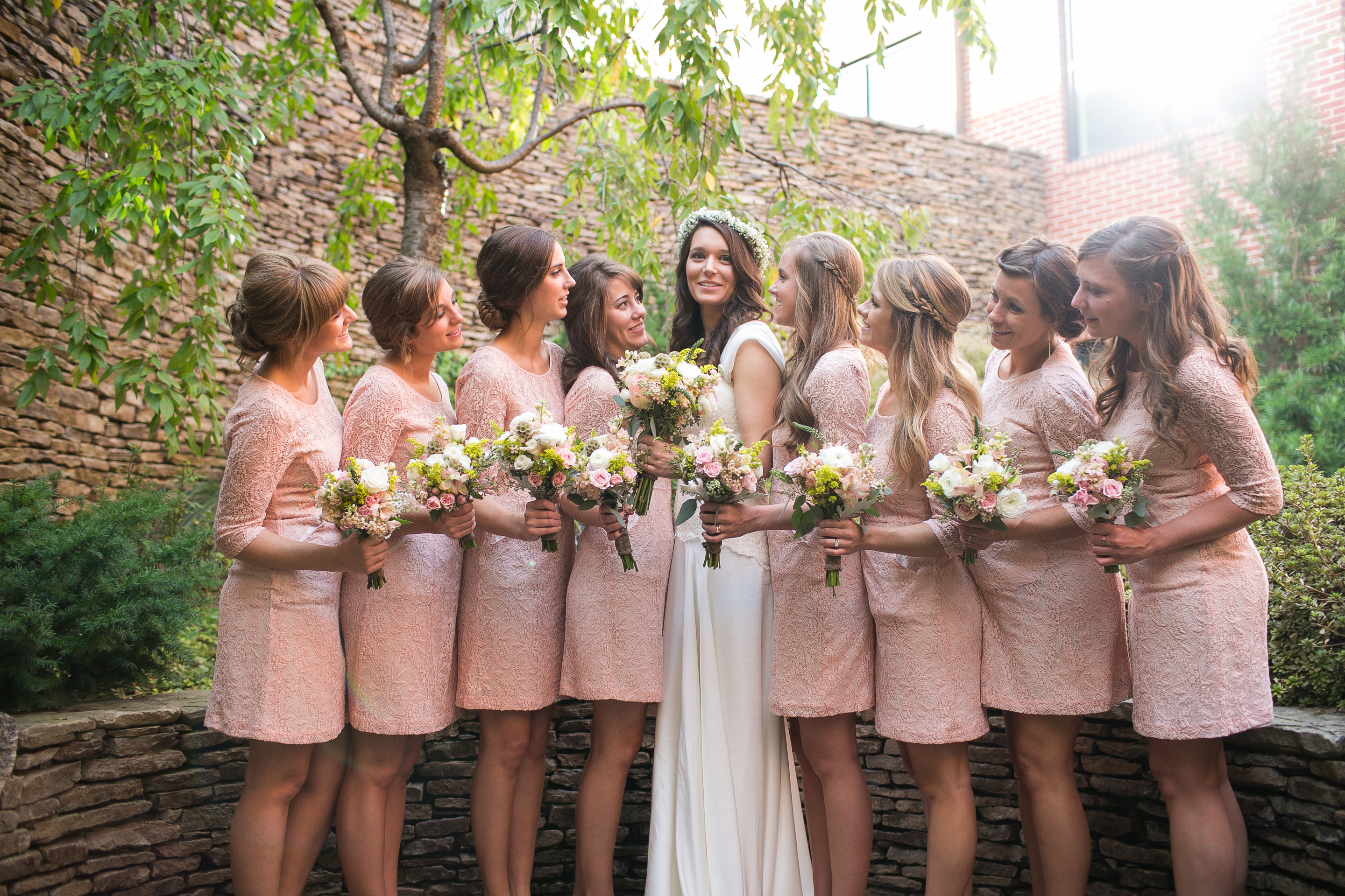 bride-with-bridesmaids