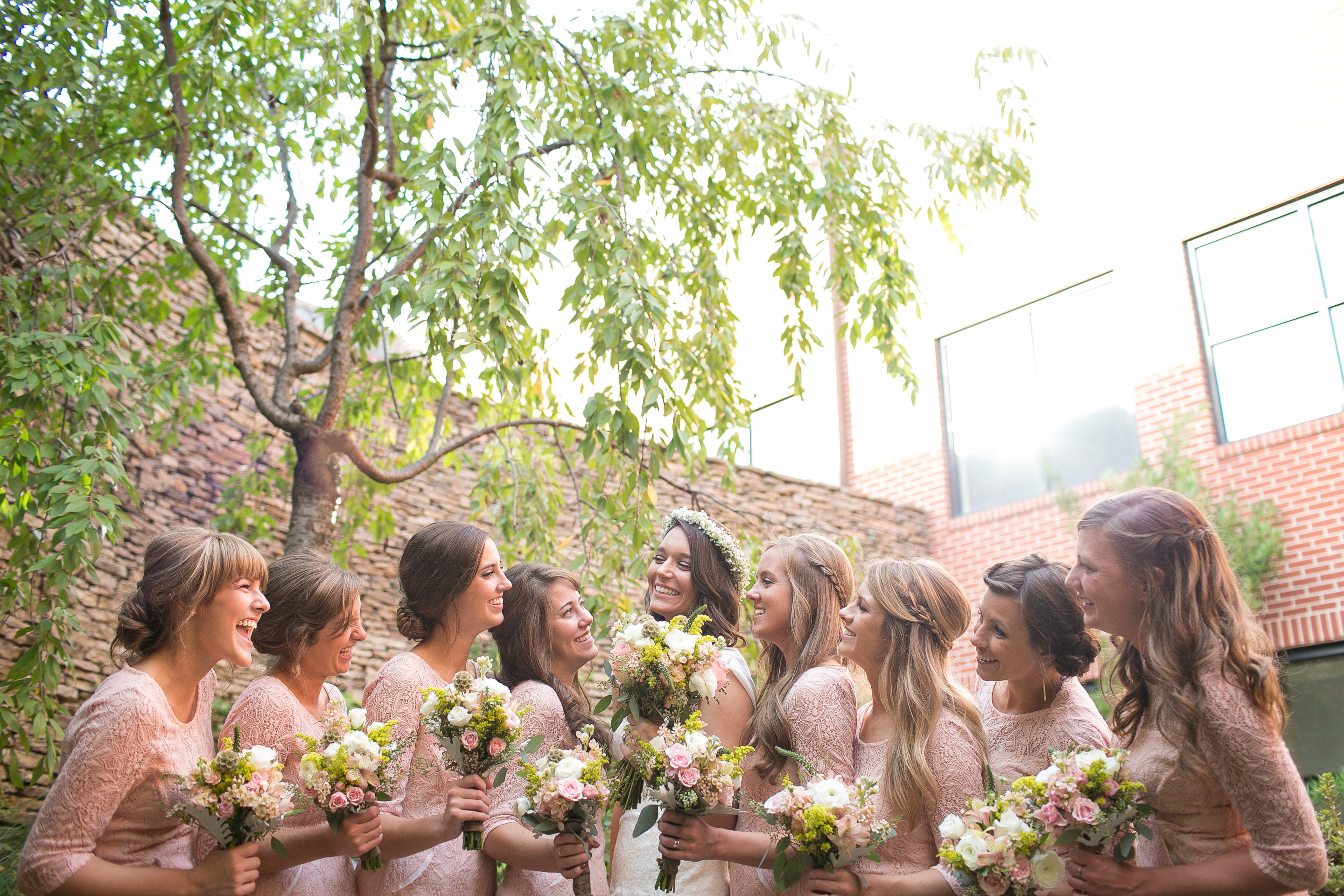 bride-with-bridesmaids