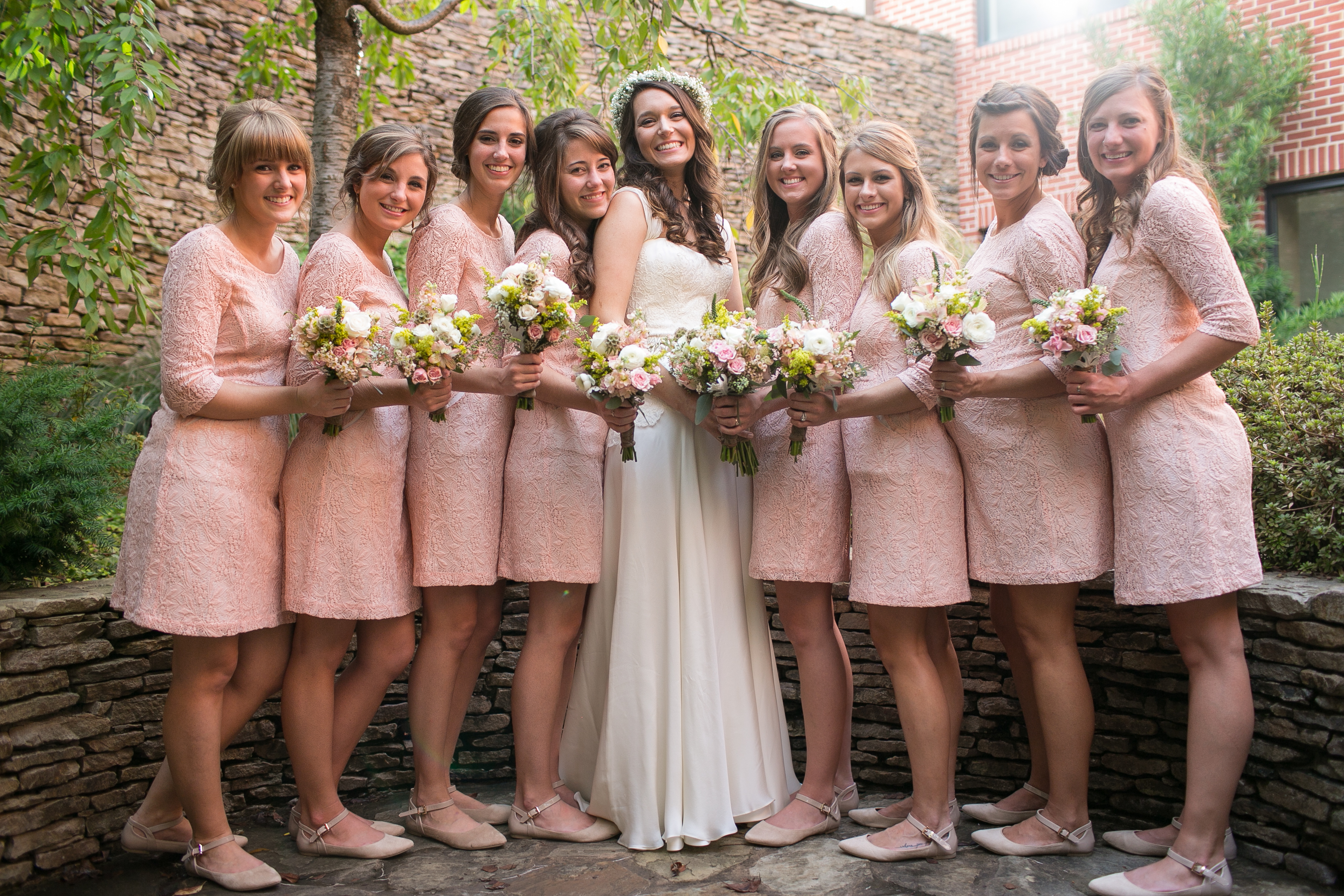 bride-with-bridesmaids