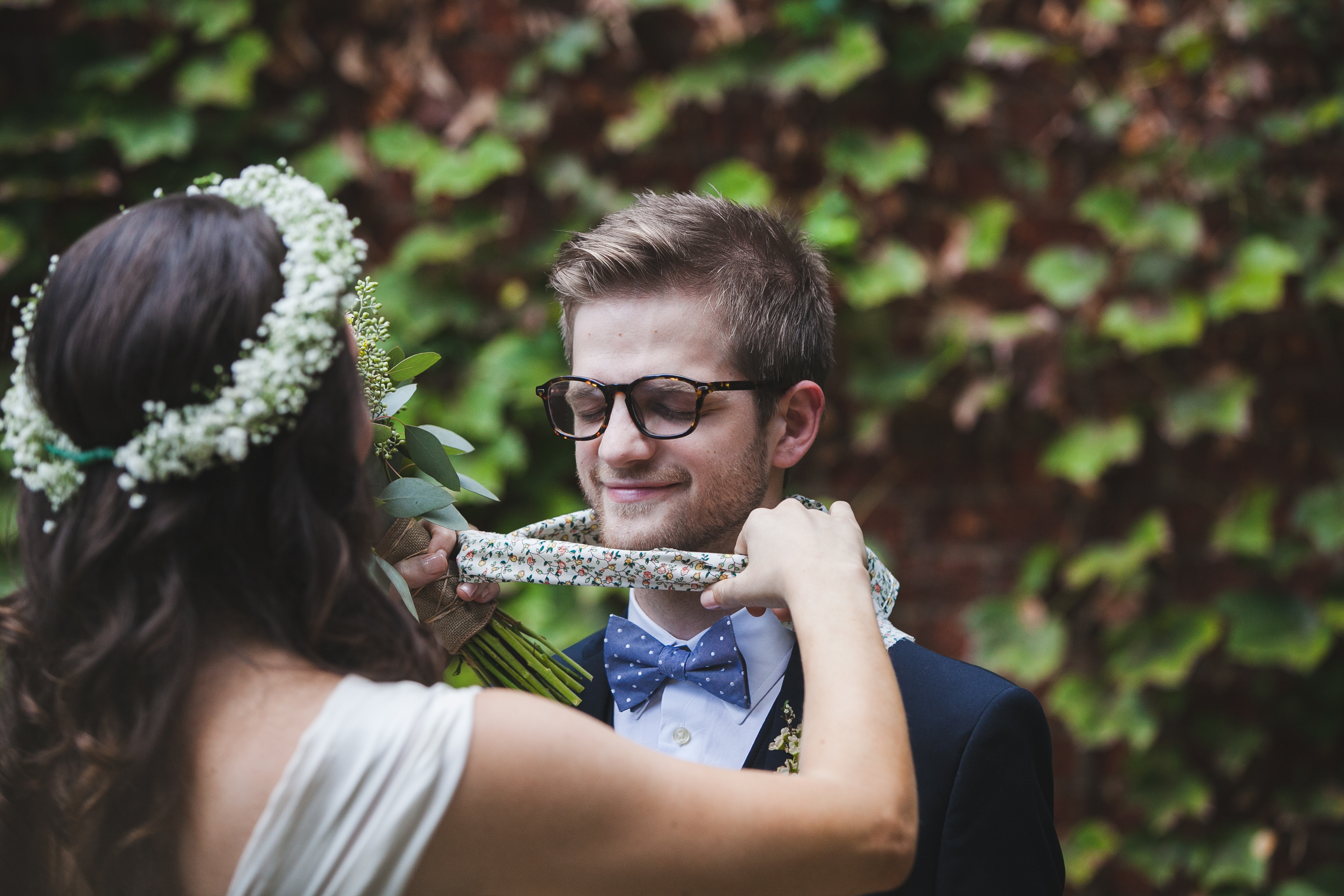 groom-with-eyes-closed