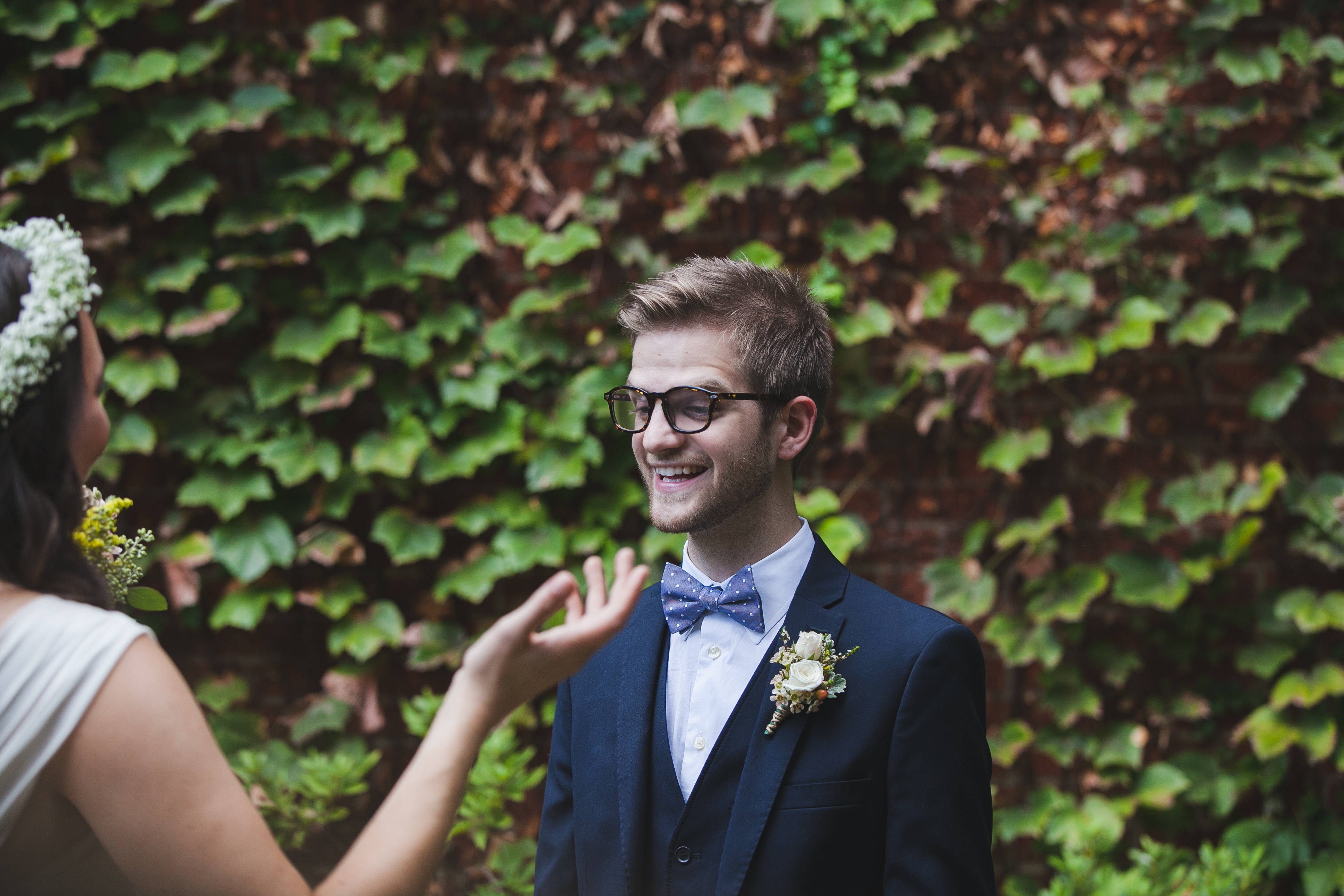 grooms-sweet-reaction