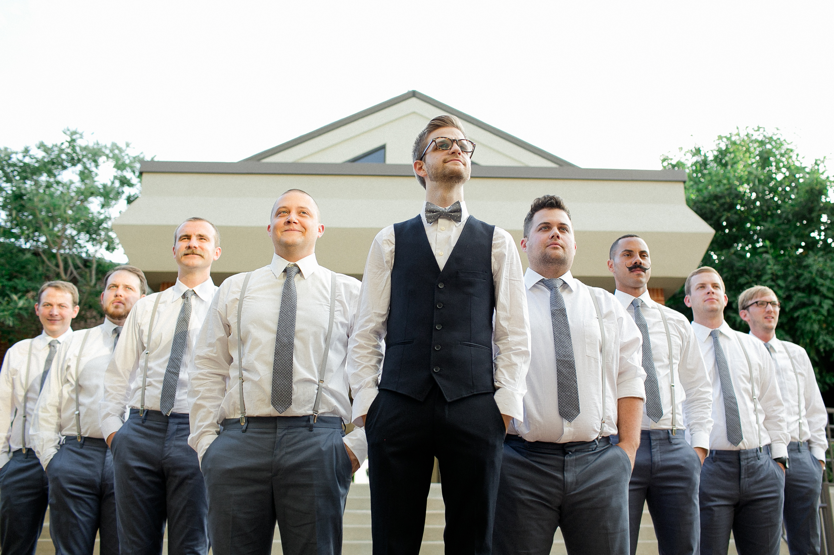 groom-with-groomsmen