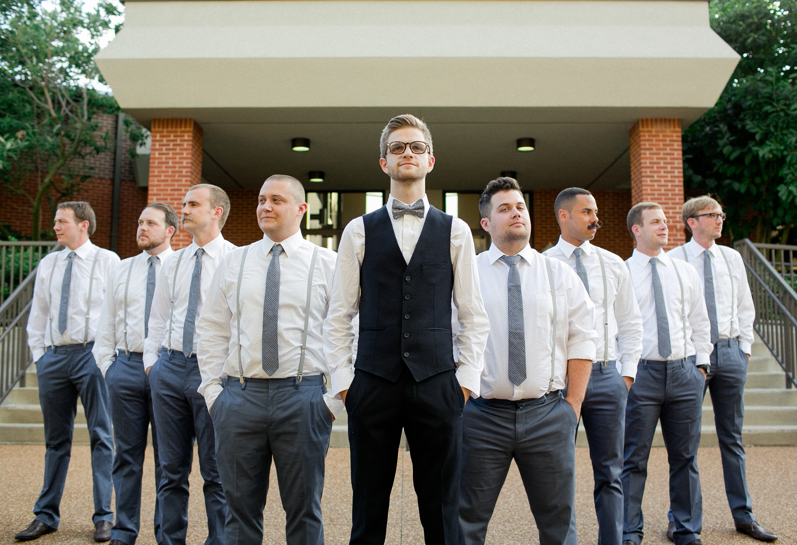 groom-with-groomsmen