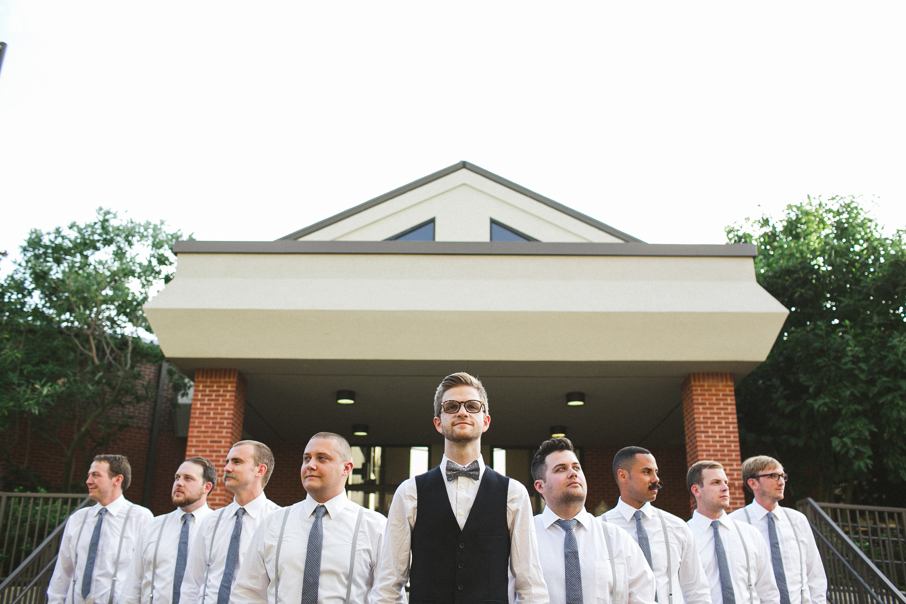 groom-with-groomsmen