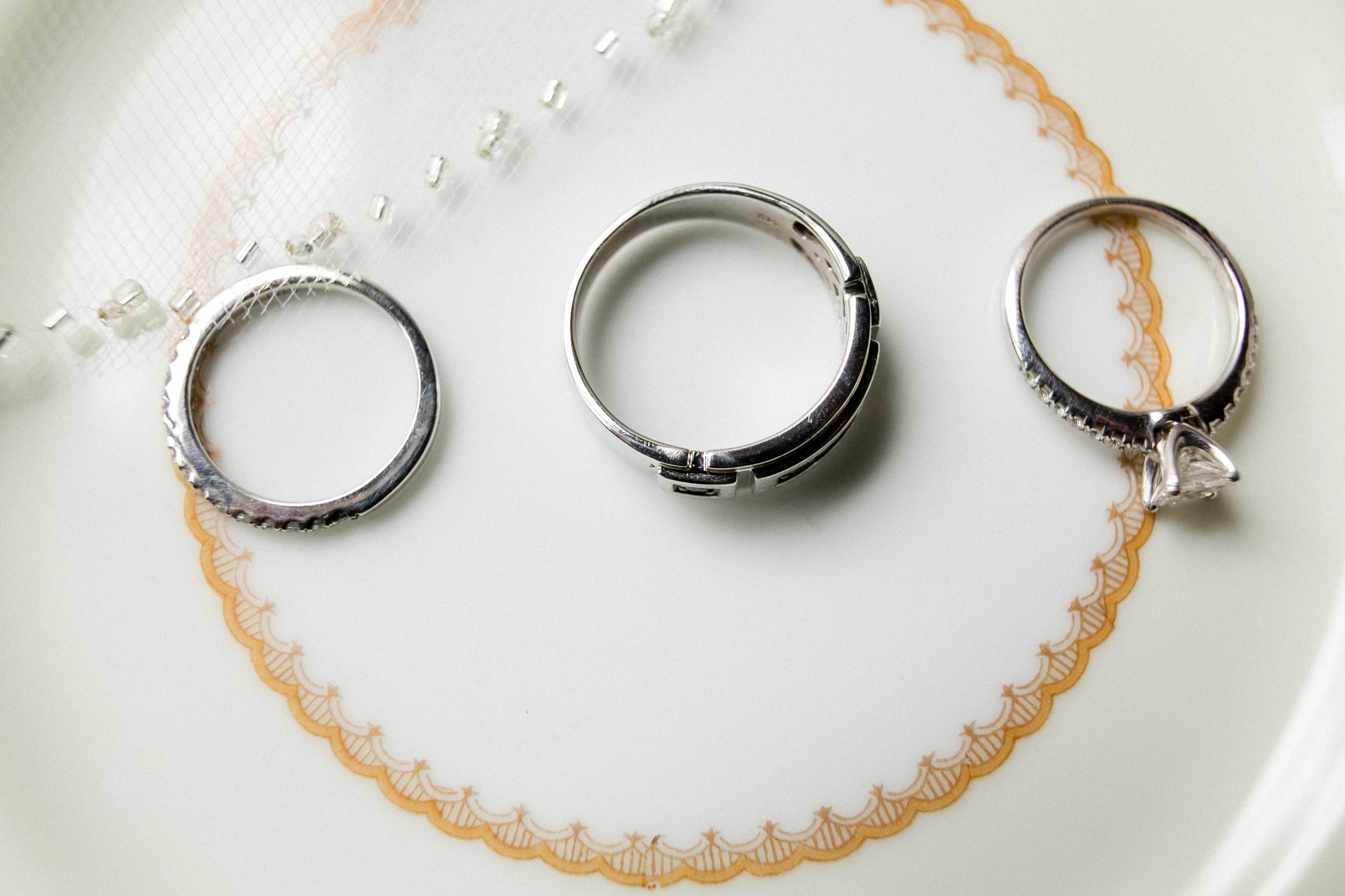 rings-on-fine-china