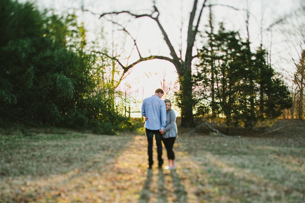 creative candid engagement photos