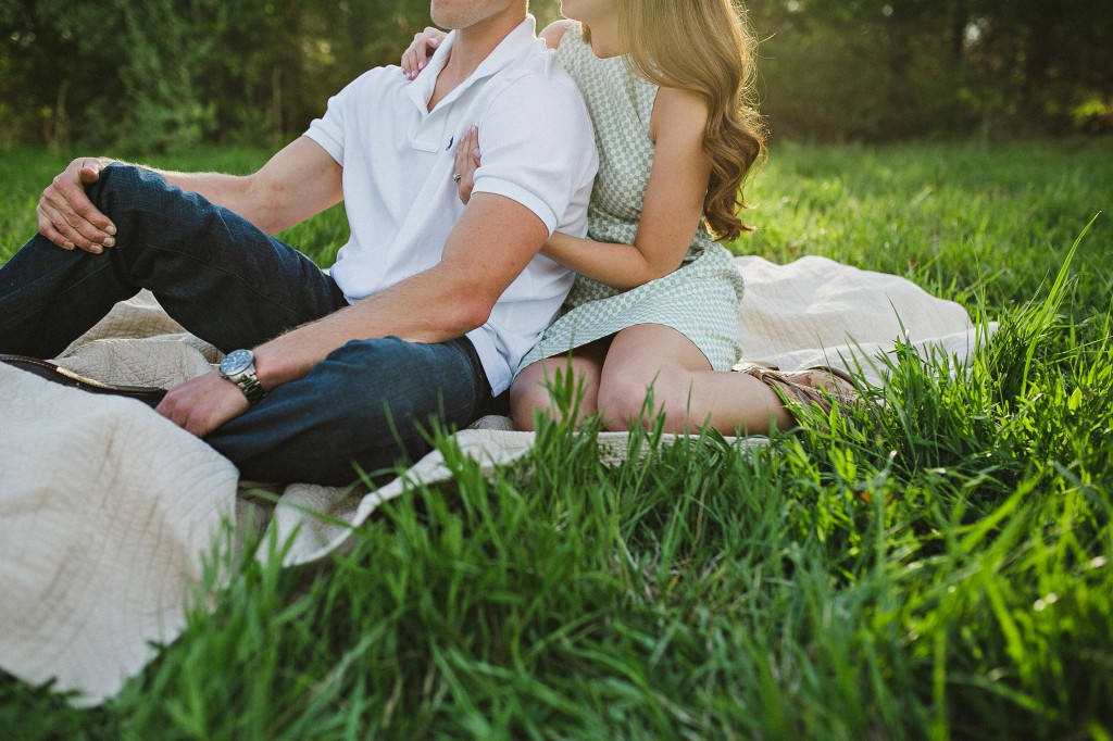 rustic field engagement photos, natural candid engagement photos, Tennessee rustic engagement photos, engagement photos in a field 