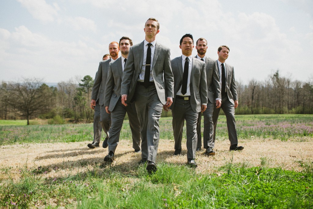 casual groomsmen photos