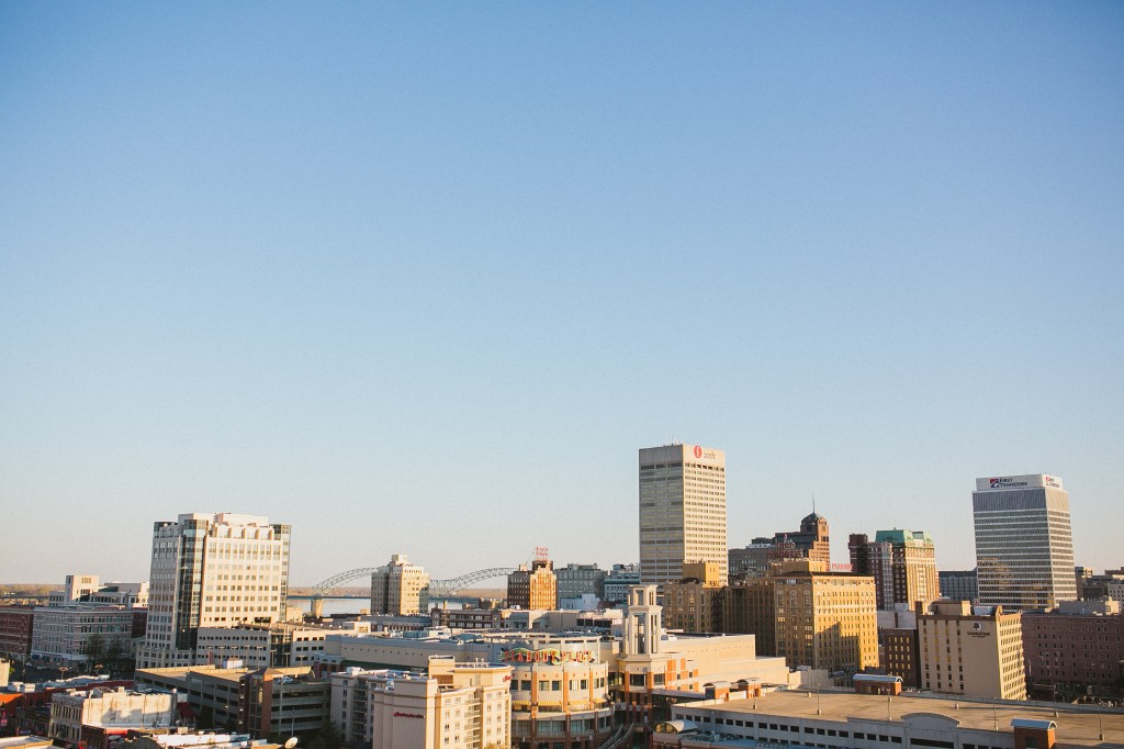 rooftop engagement, FED EX FORUM, FEDEX FORUM engagement photos, Downtown Memphis engagement photos, Memphis skyline 
