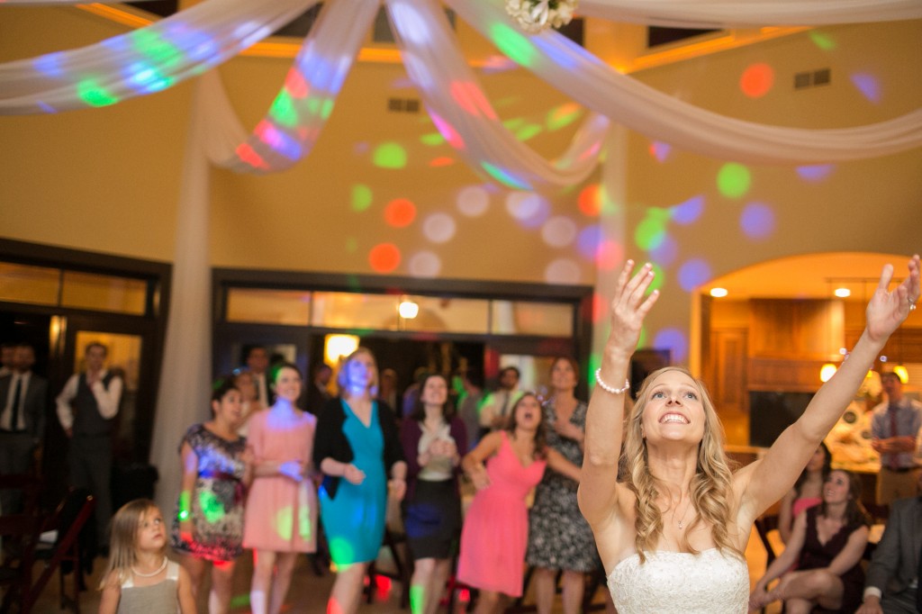throw the bouquet 