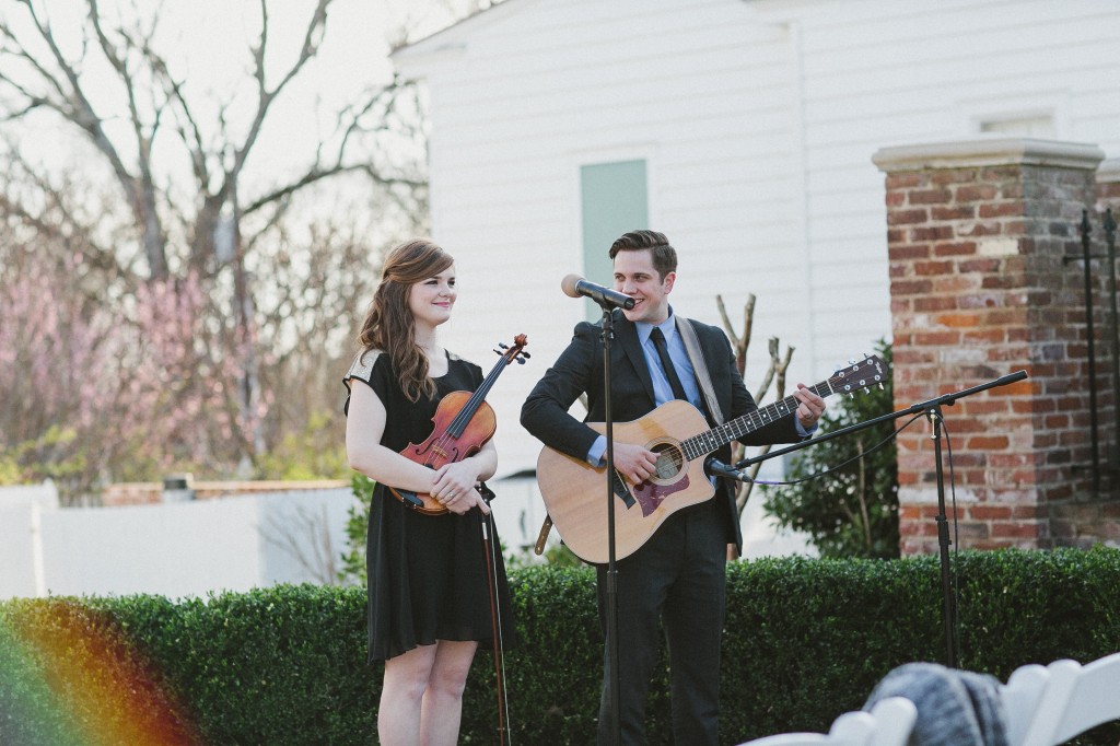 intimate wedding photography, nontraditional wedding photos, acoustic wedding singer