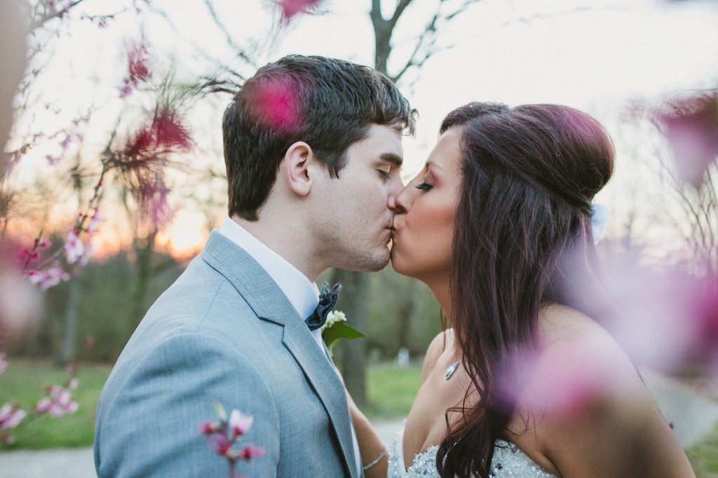 intimate wedding photography, nontraditional wedding photos