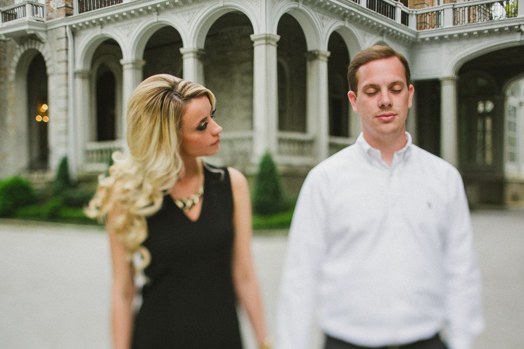 Annesdale Historic Mansion engagement photos, romantic engagement photos