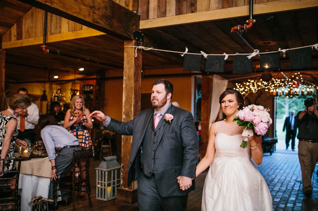 creative wedding photos, tennessee wedding photography, heartwood hall wedding, romantic wedding photos