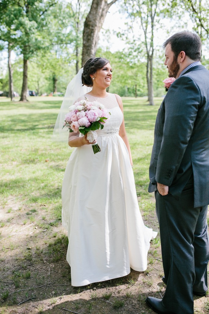 creative wedding photos, tennessee wedding photography, heartwood hall wedding, emotional first look