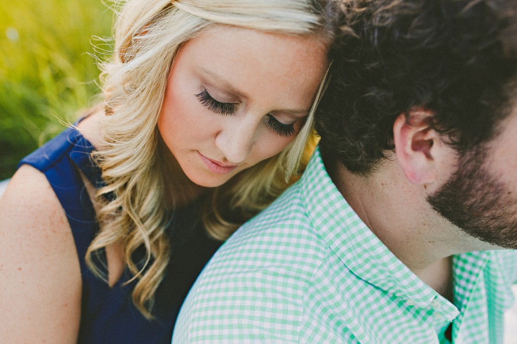 engagement photos in a field, creative engagement photos