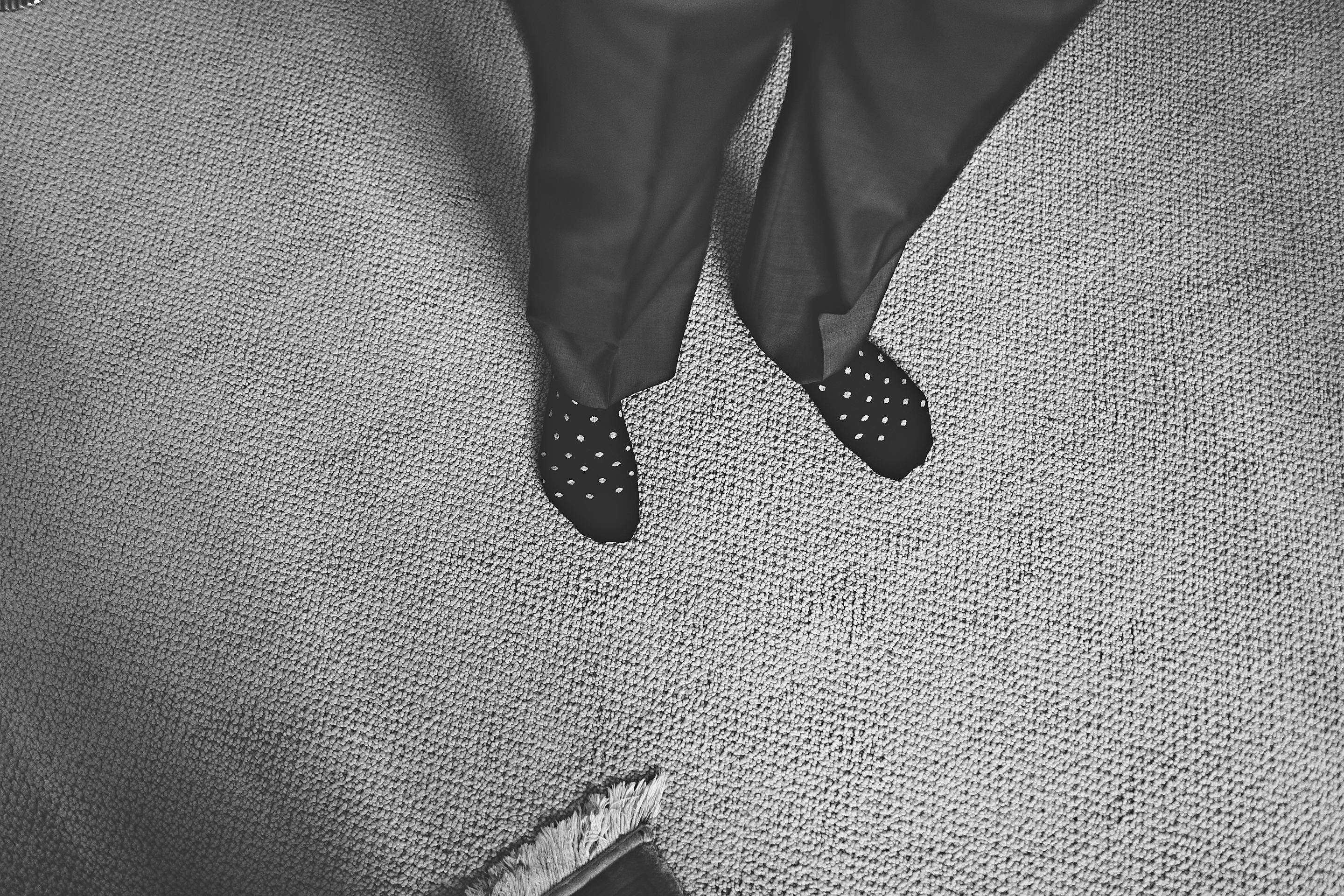 bride getting ready. Tennessee wedding. Memphis tennessee wedding. central gardens wedding. polka dot socks