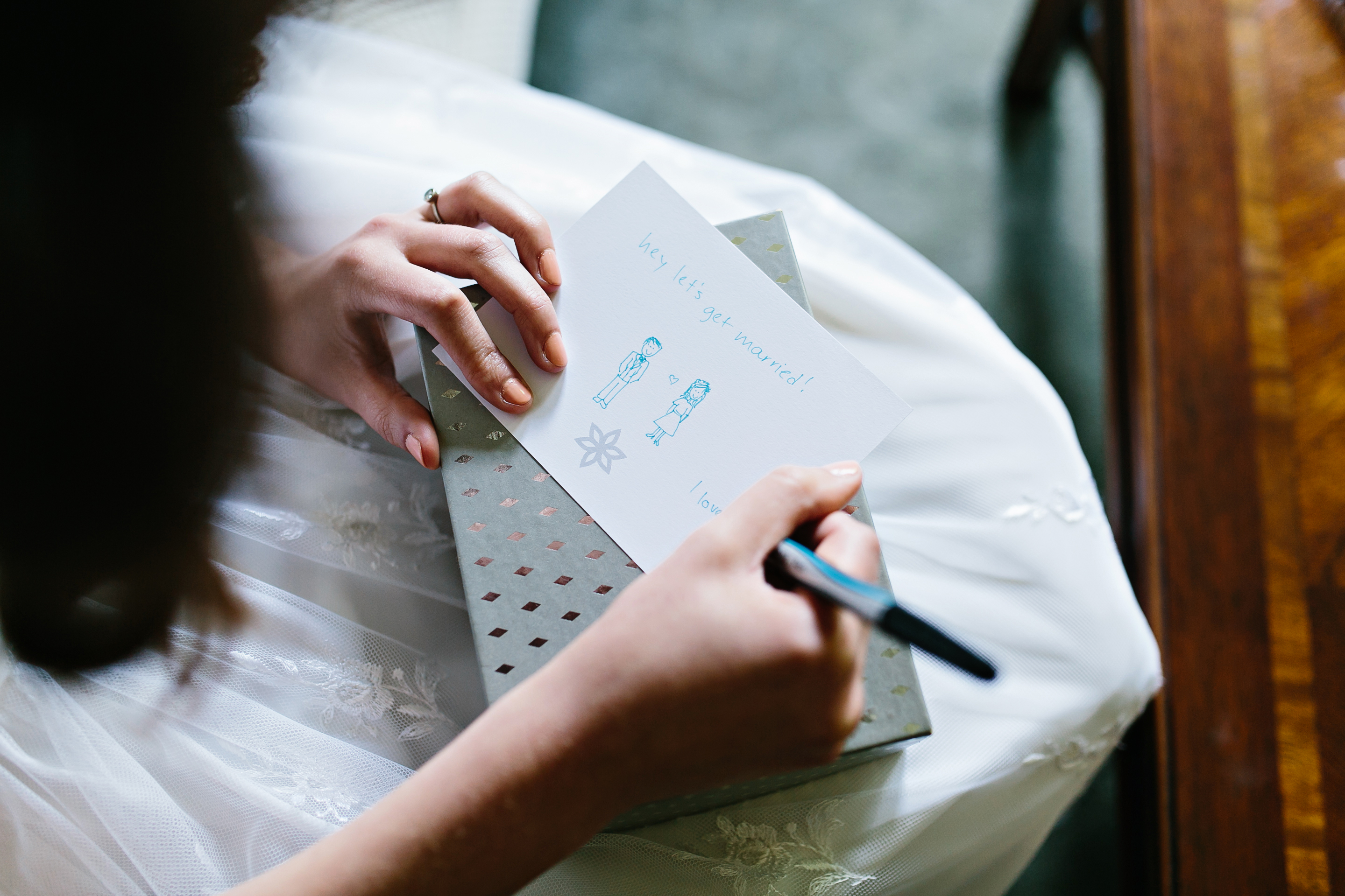 bride writes letter to groom. Tennessee wedding