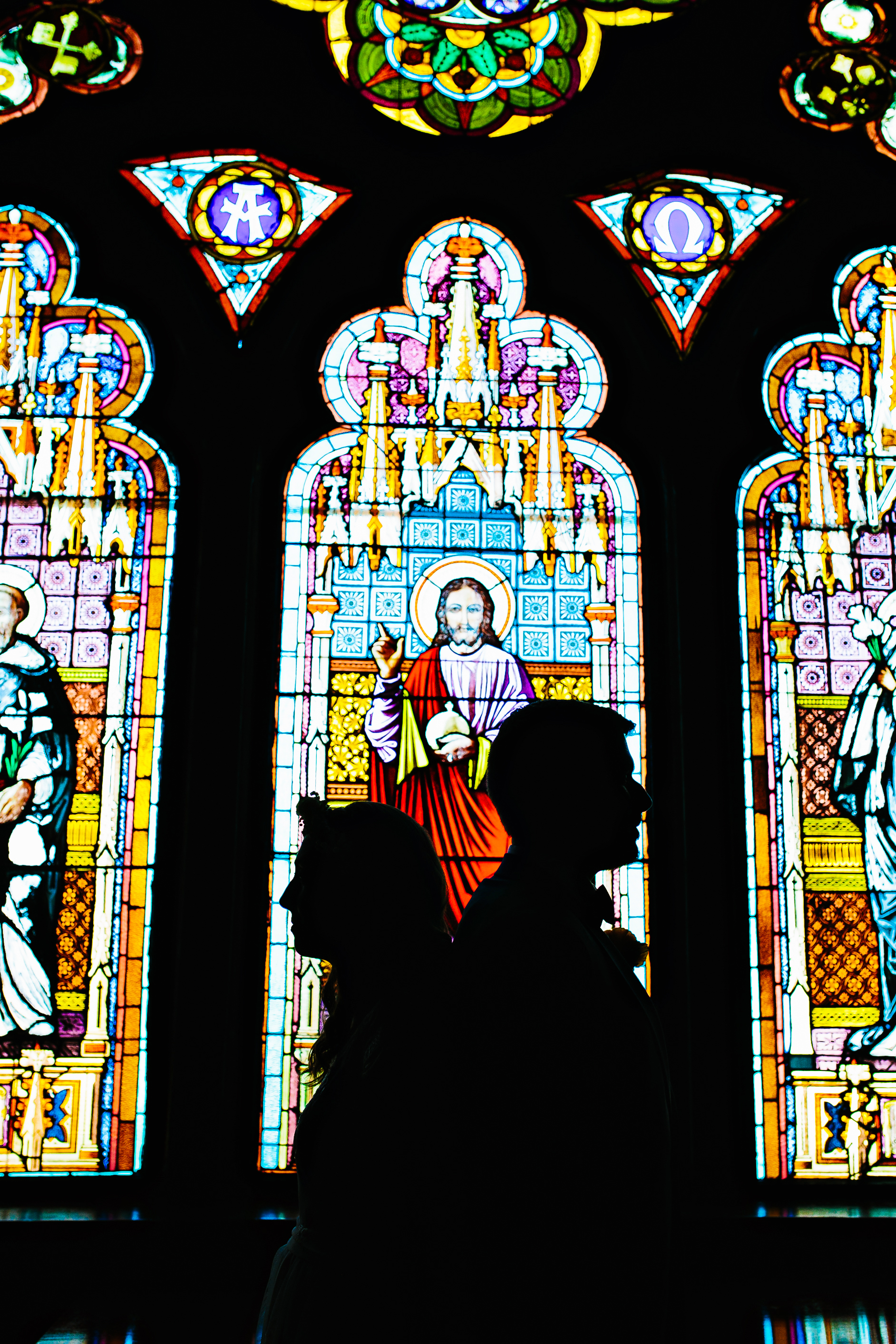 silhouette wedding picture. silhouette stained glass.