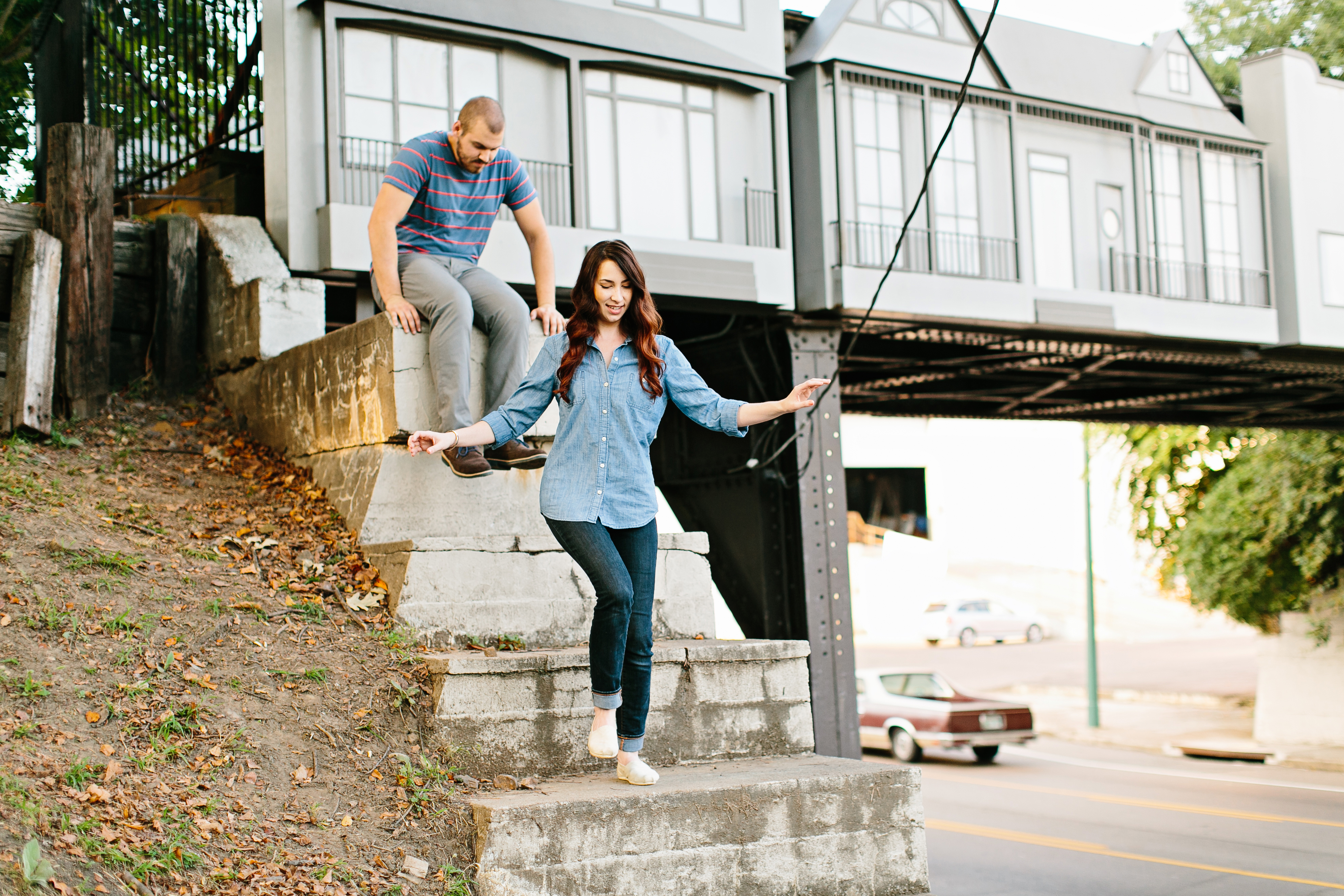 creative engagement photos. Urban engagement session, midtown engagement session. Journalistic wedding photographer.