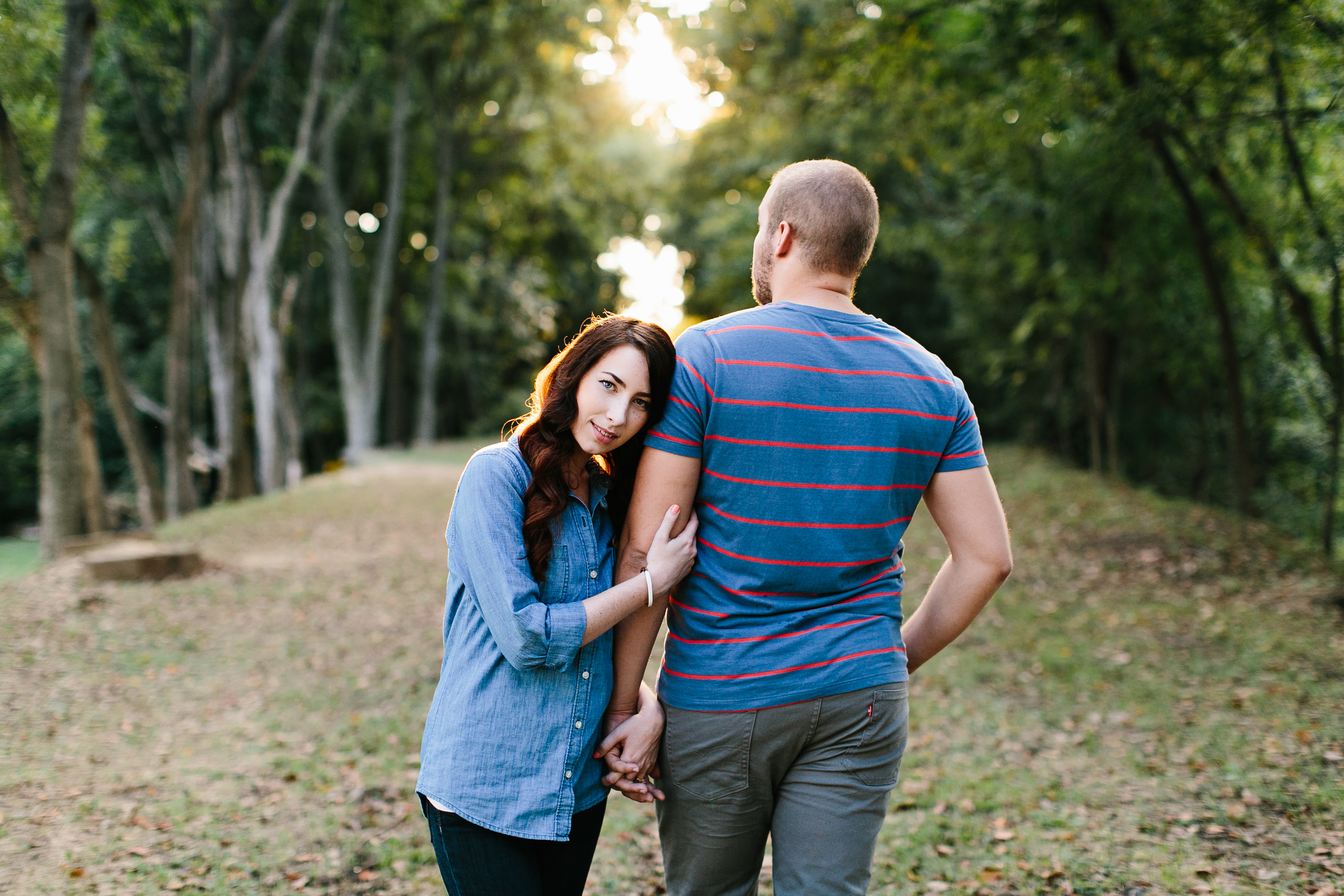 creative engagement photos. Urban engagement session, midtown engagement session. Journalistic wedding photographer.