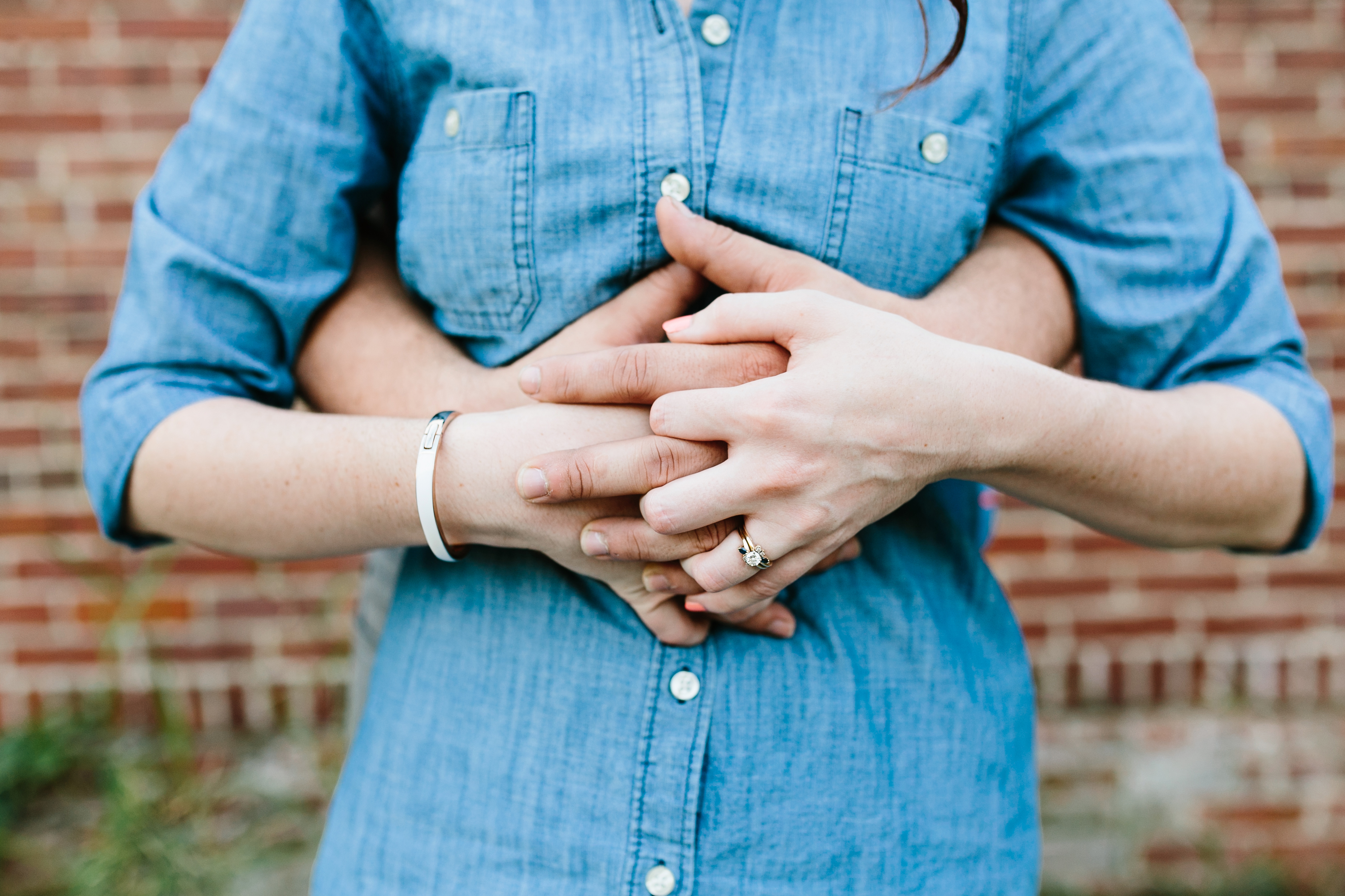 creative engagement photos. Urban engagement session, midtown engagement session. Journalistic wedding photographer.