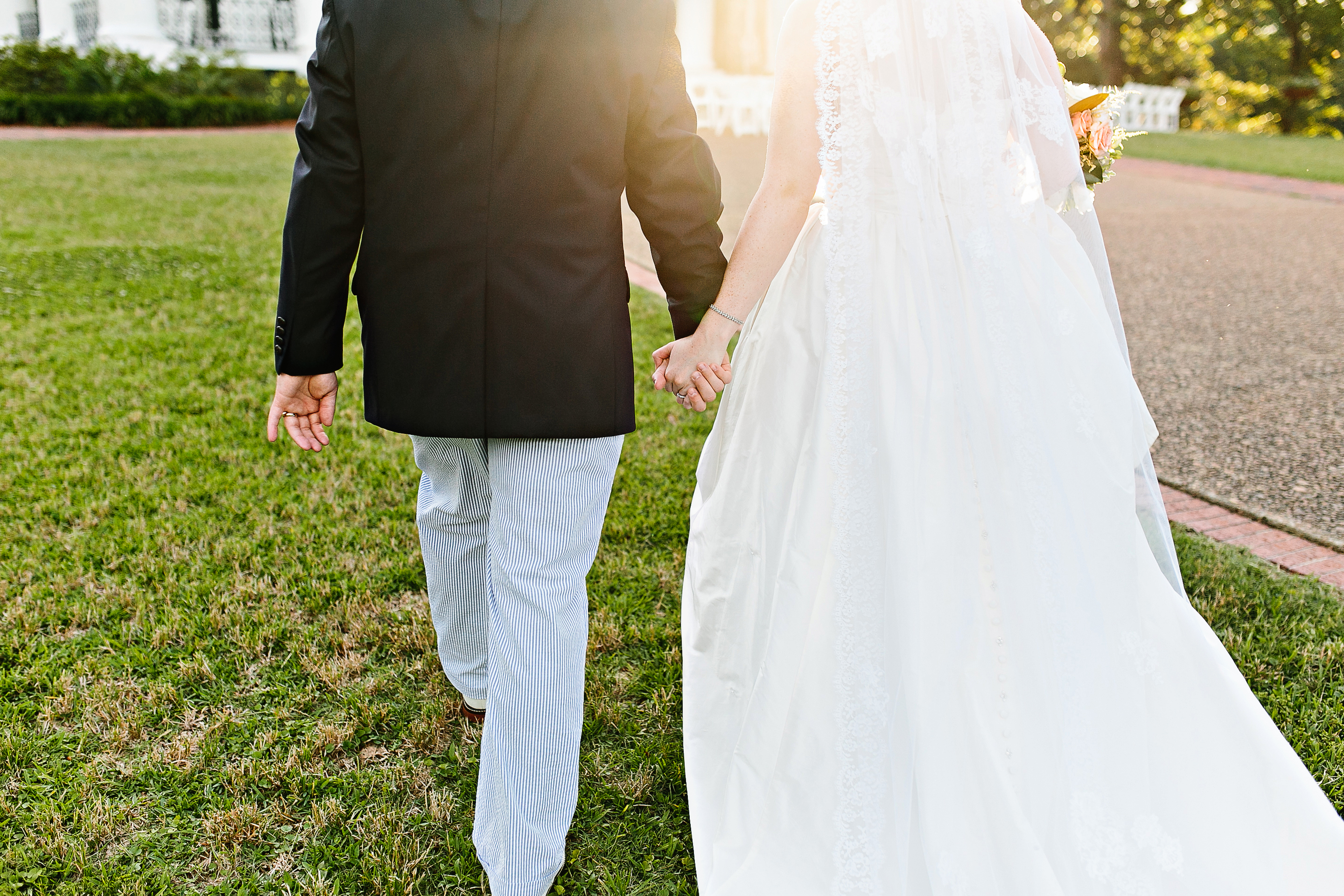 creative bride and groom portraits. Natchez Mississippi wedding photographer