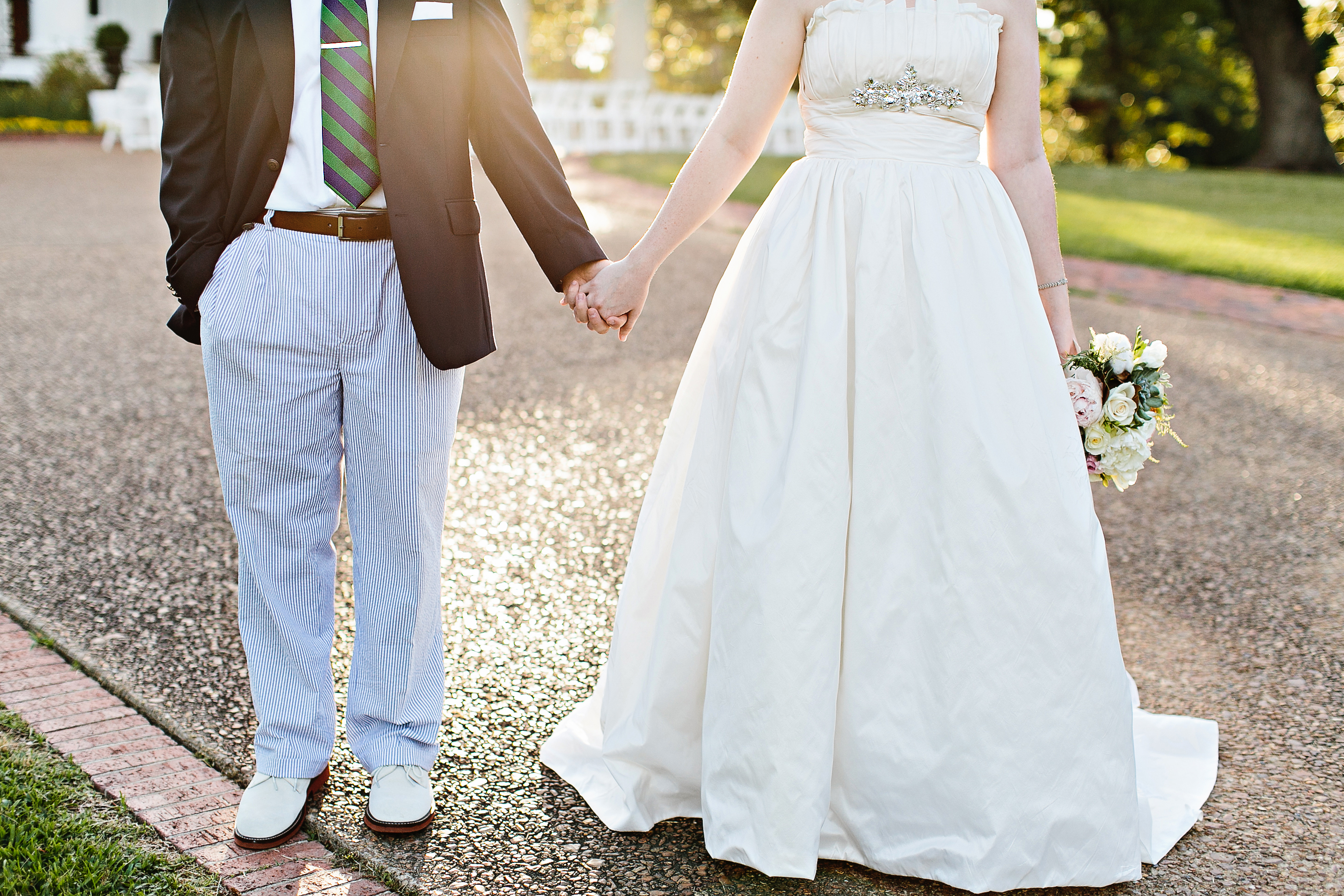 creative bride and groom portraits. Natchez Mississippi wedding photographer