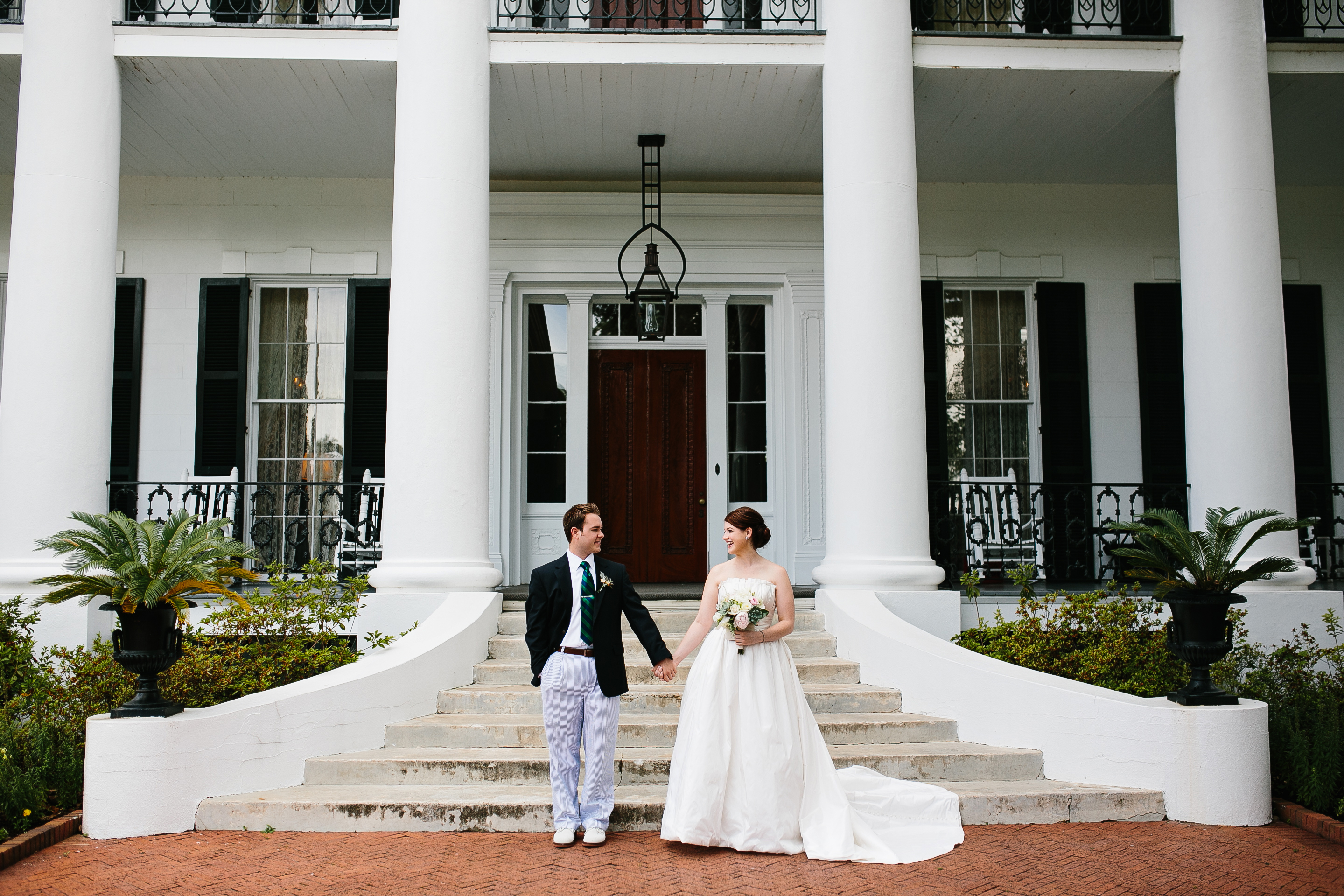 creative bride and groom portraits. Natchez Mississippi wedding photographer