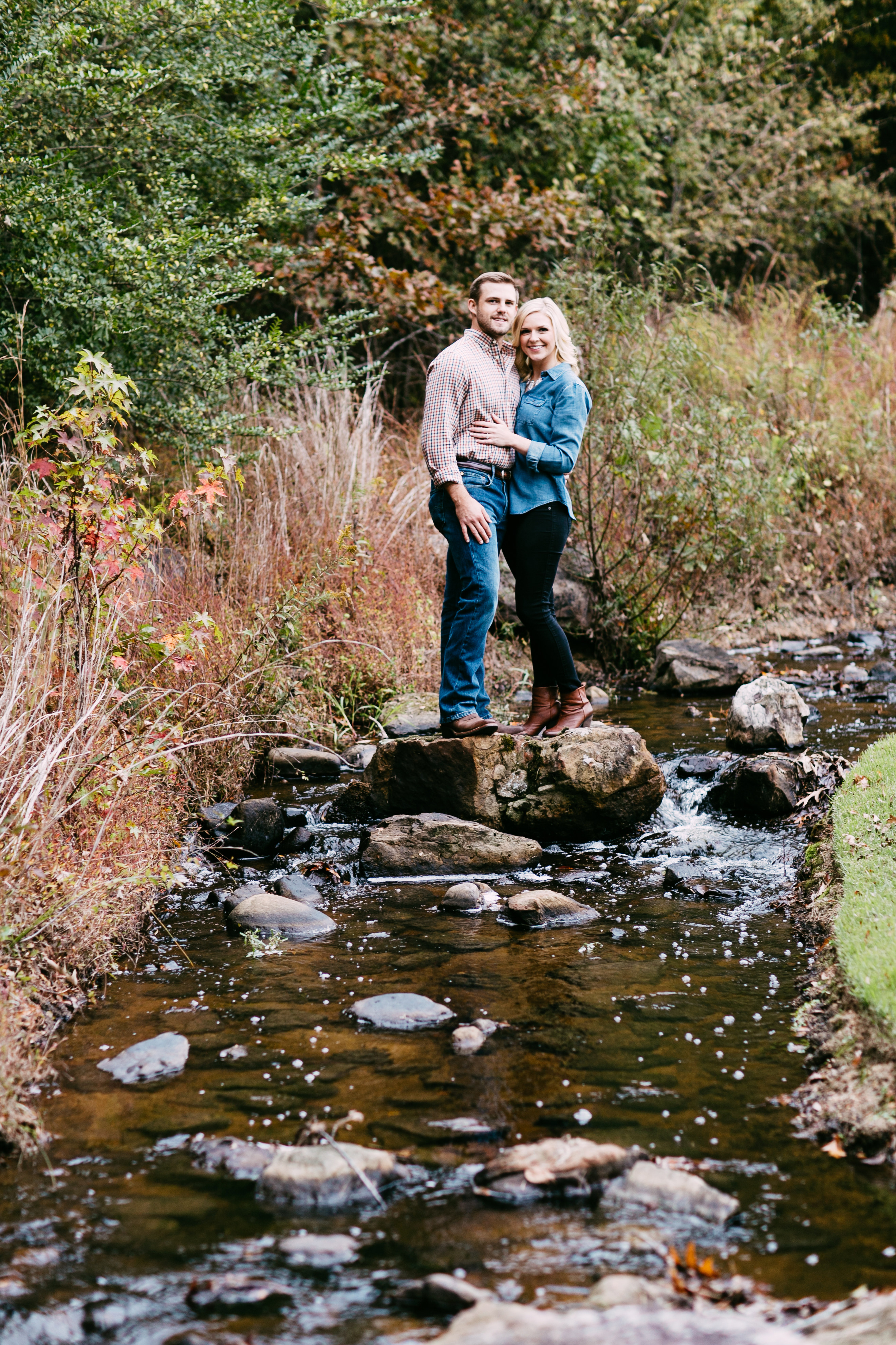 what to wear for engagement pictures