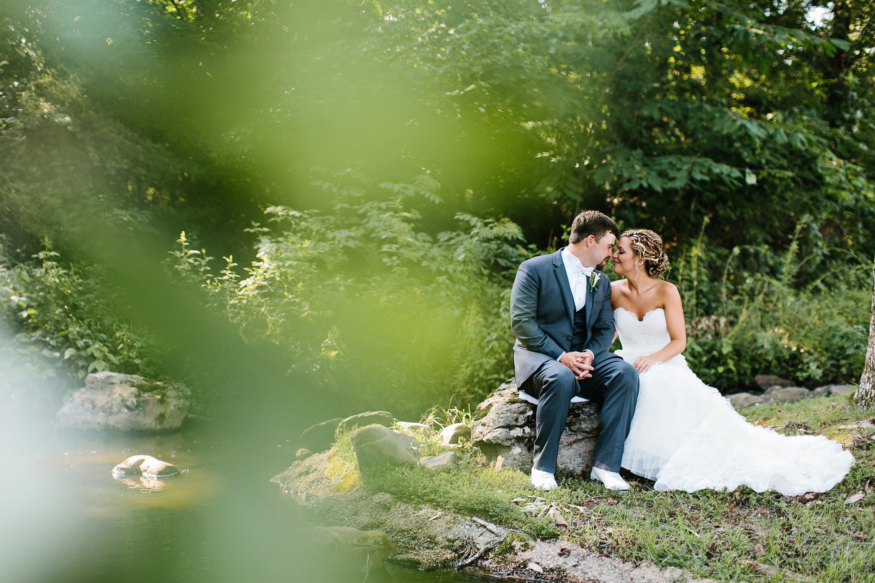 creative wedding photos. intimate wedding photography. tennessee wedding photography