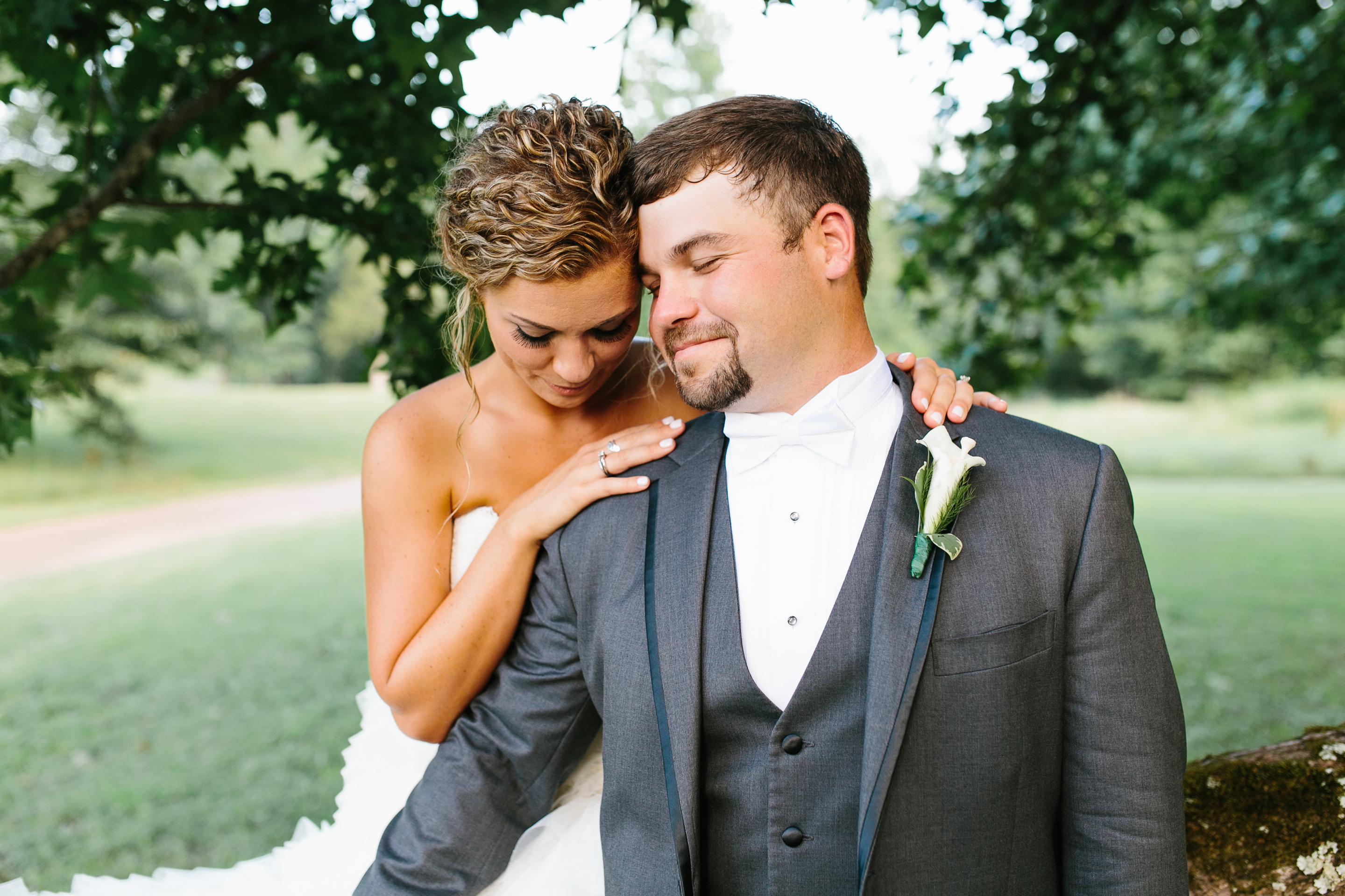 creative wedding photos. intimate wedding photography. tennessee wedding photography