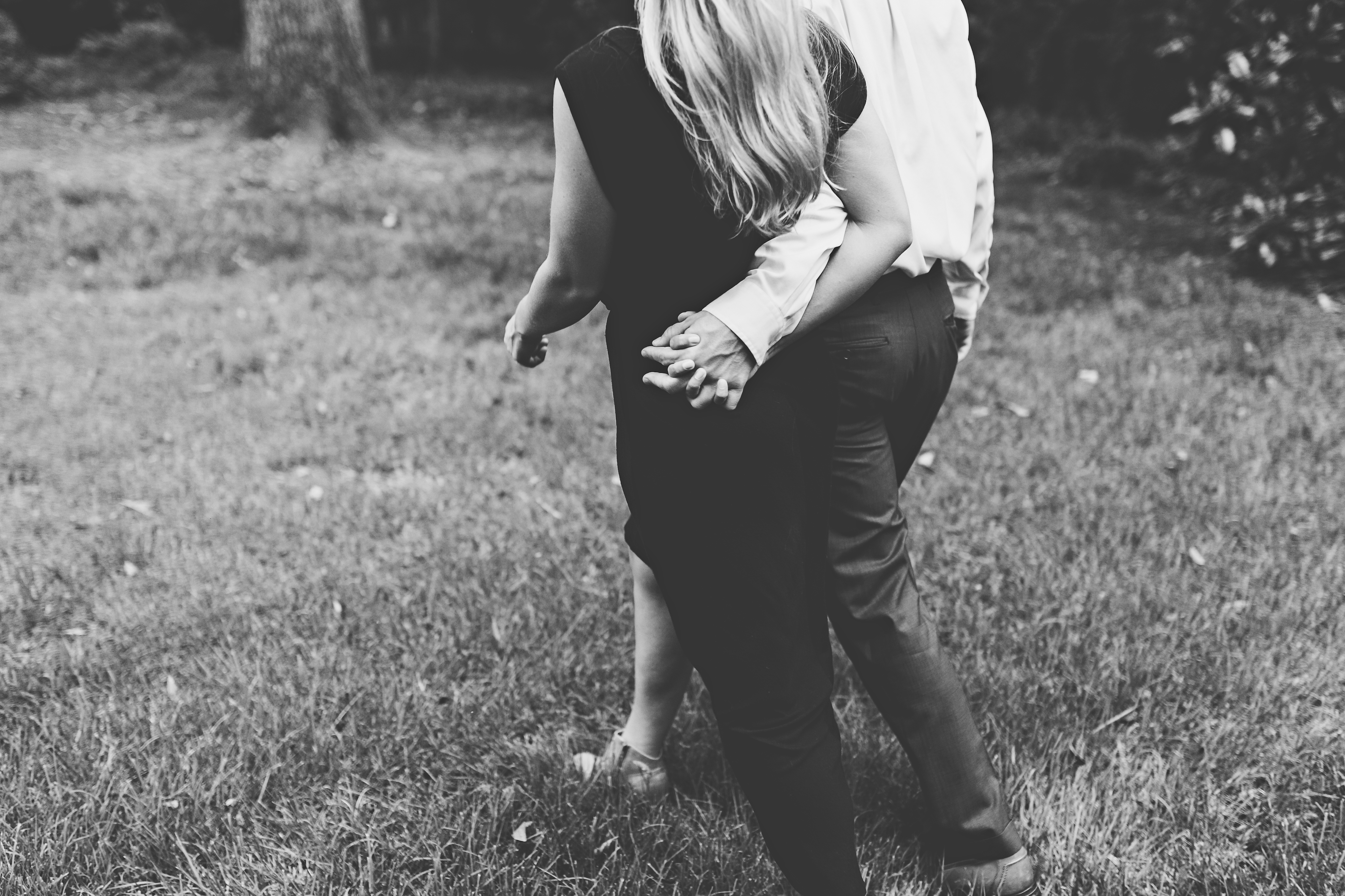 creative wedding photographer. intimate wedding photos. creative engagement photos. candid wedding photography