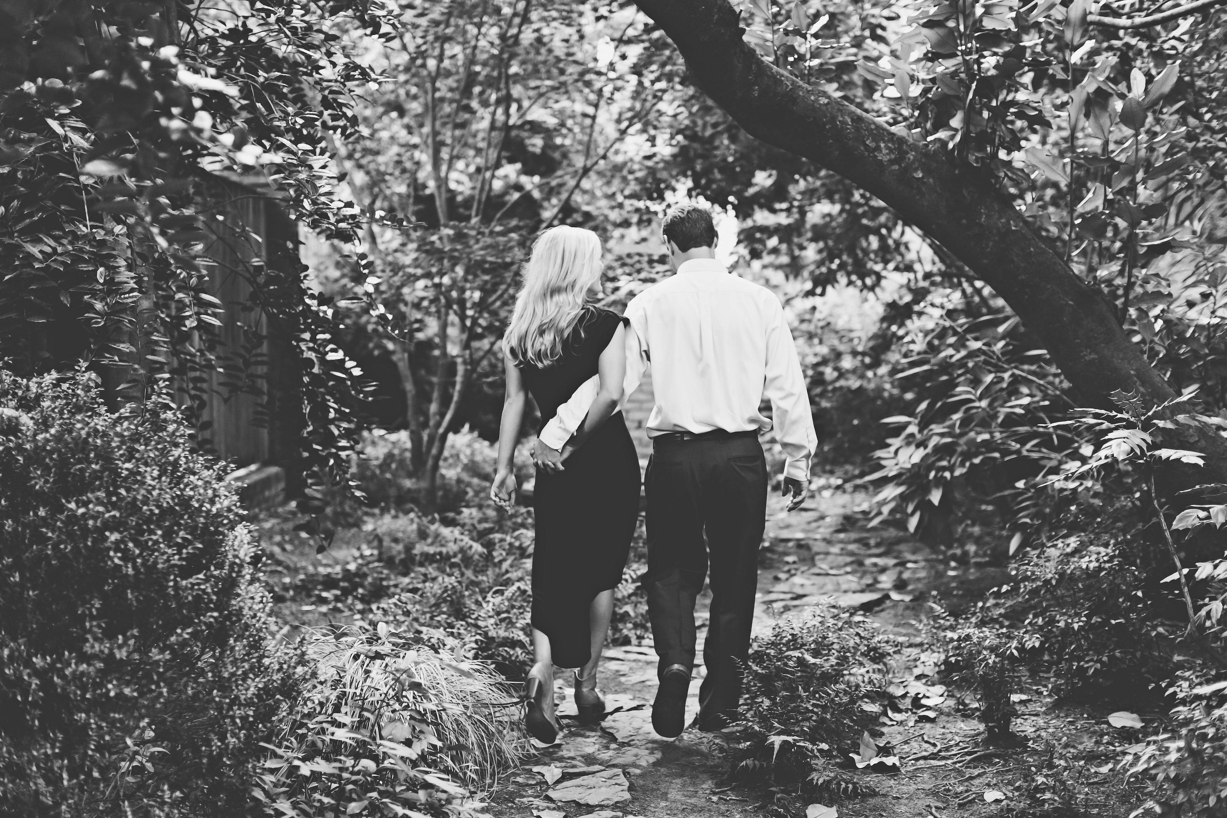 creative wedding photographer. intimate wedding photos. creative engagement photos. candid wedding photography