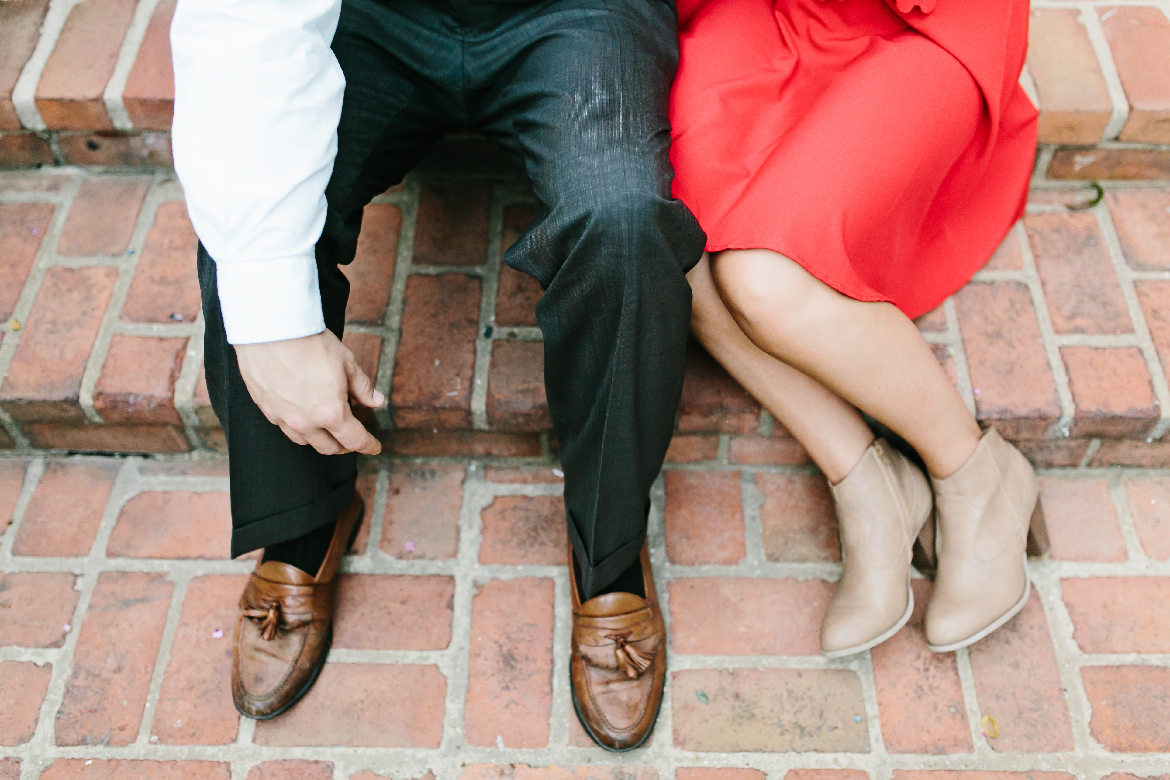 creative wedding photographer. intimate wedding photos. creative engagement photos. candid wedding photography