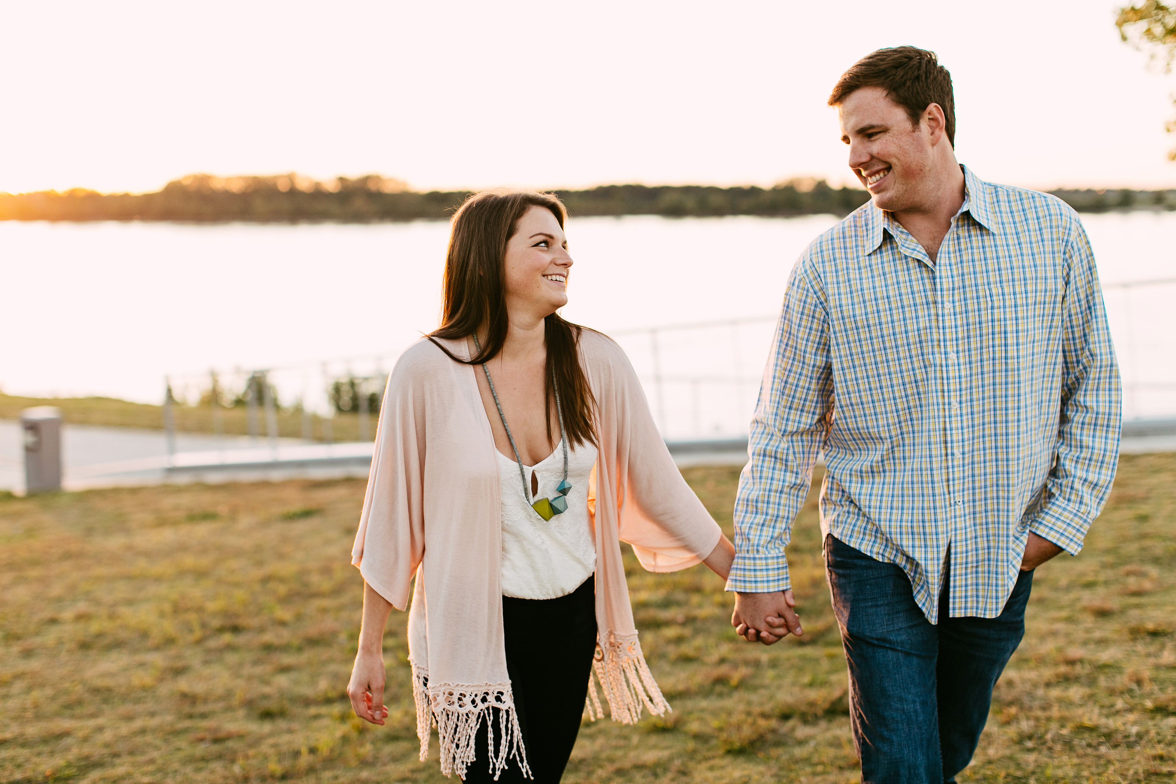 downtown engagement photos. urban engagement photos. tennessee engagement photos.