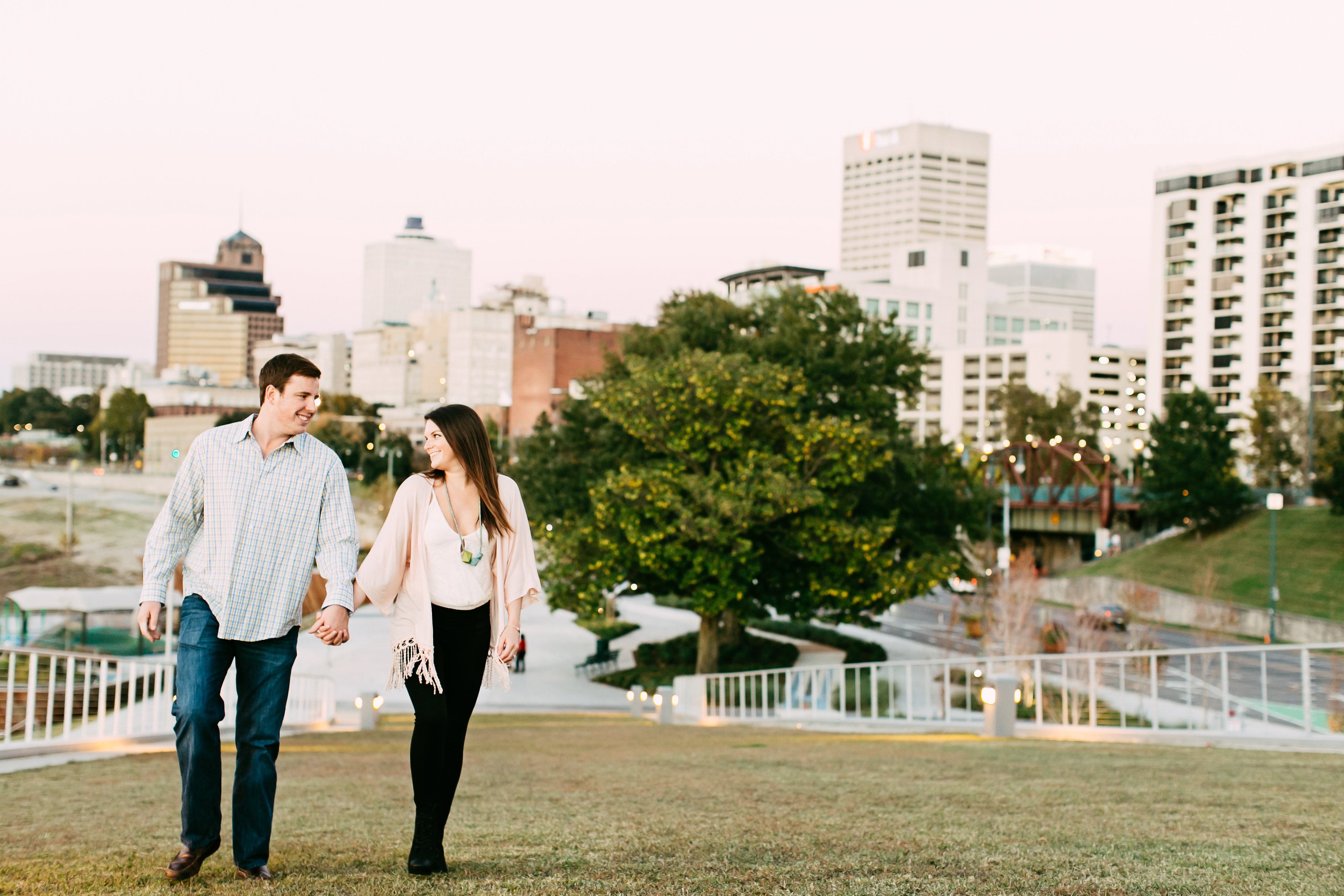 downtown engagement photos. urban engagement photos. tennessee engagement photos.