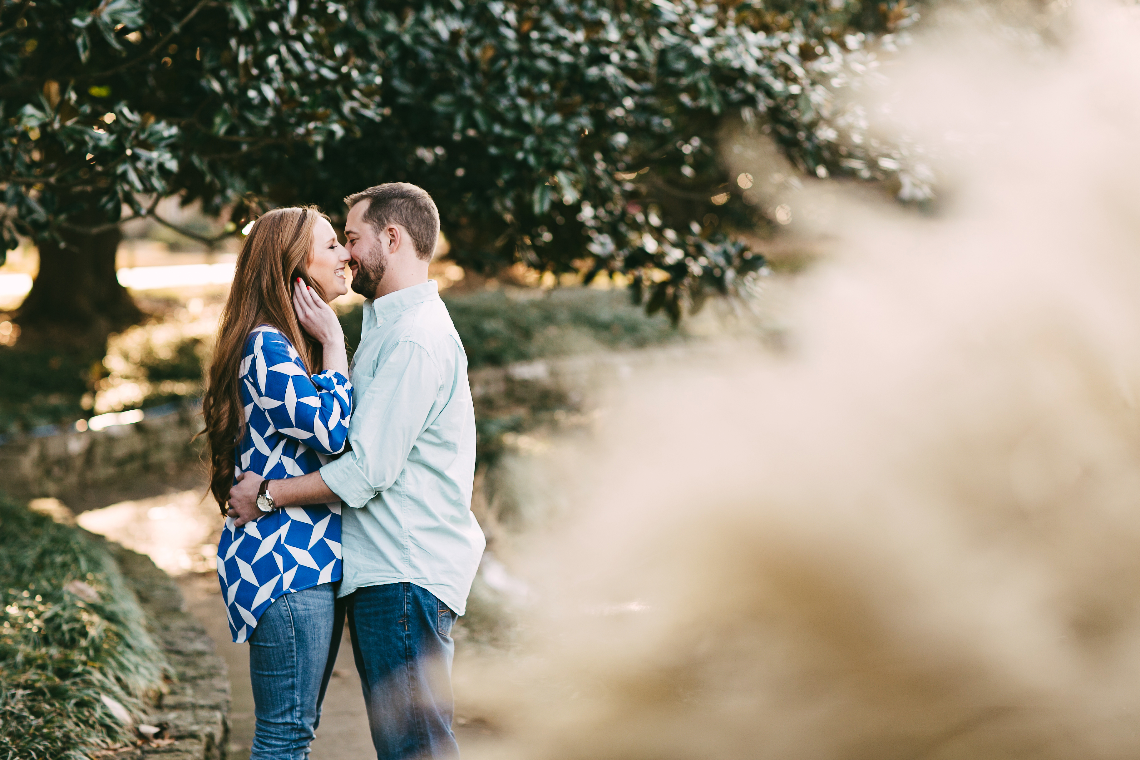 urban engagement session. downtown engagement session. creative engagement photos. non-traditionall engagement photos