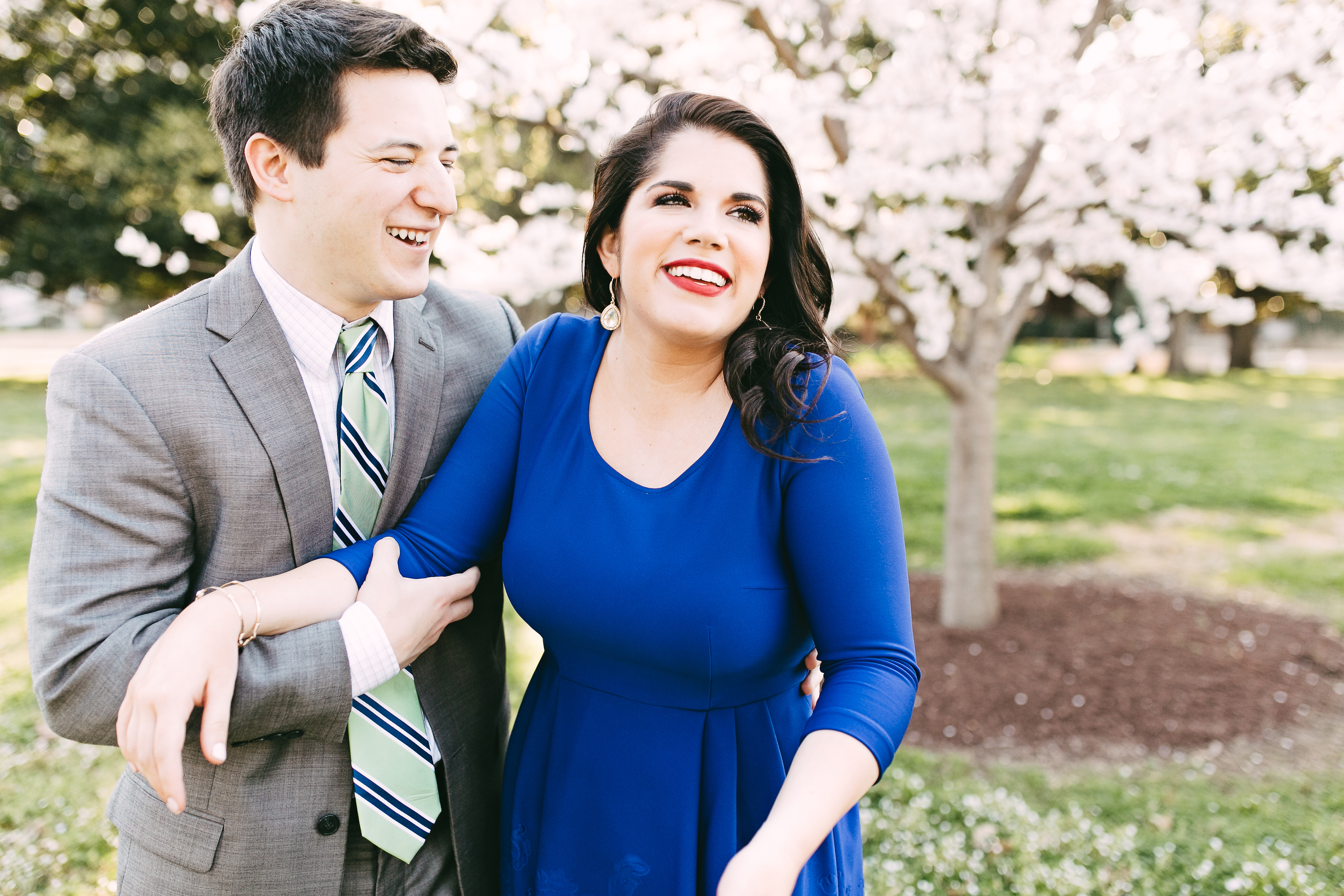 classy-engagement-photos-Tennessee-engagement-photographer-memphis-wedding-photographer