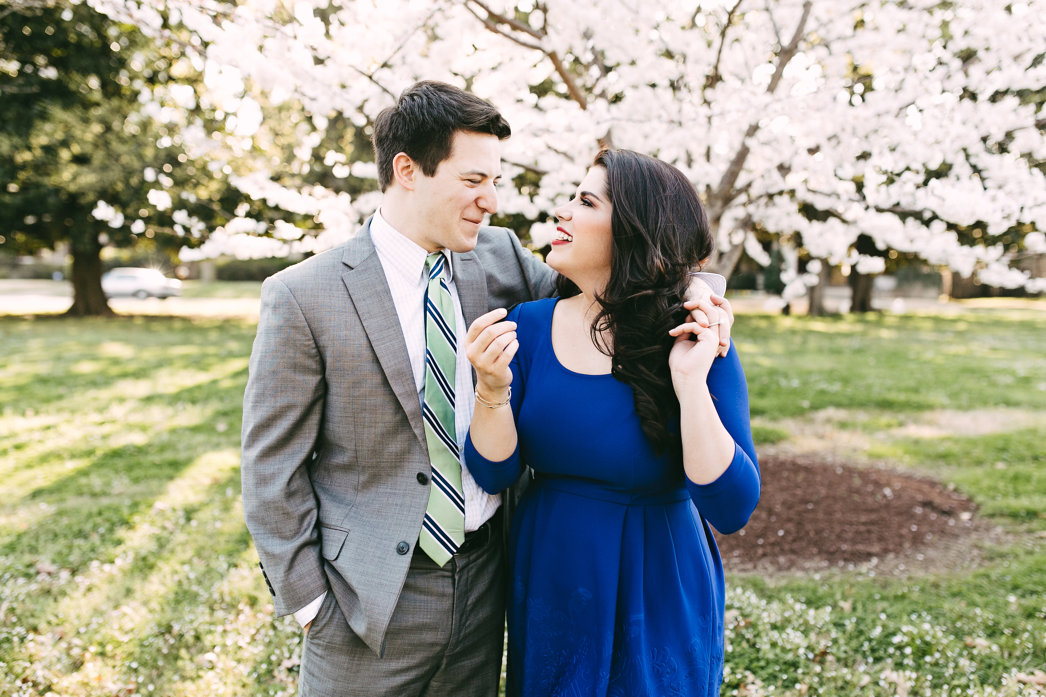 classy-engagement-photos-Tennessee-engagement-photographer-memphis-wedding-photographer