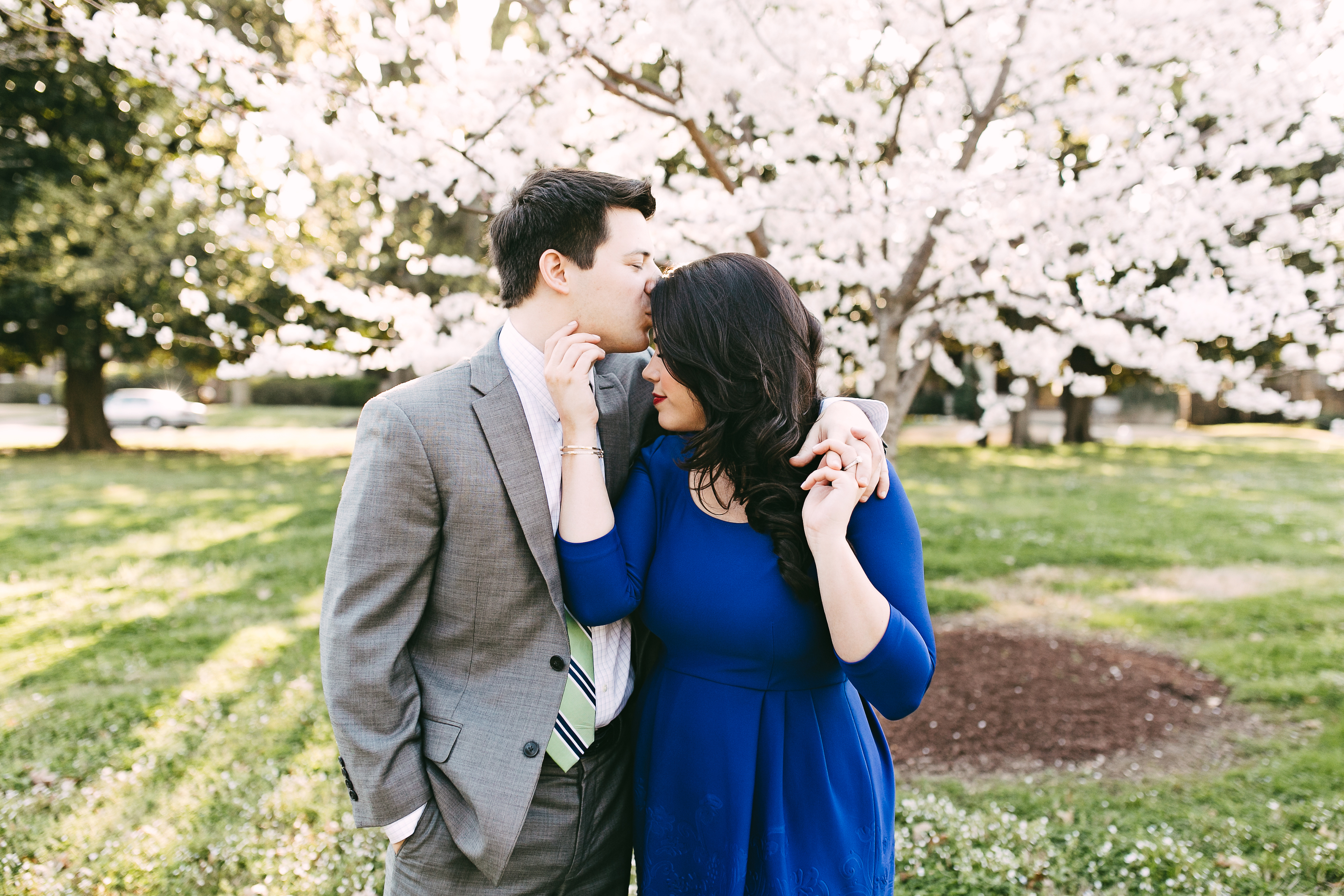 classy-engagement-photos-Tennessee-engagement-photographer-memphis-wedding-photographer