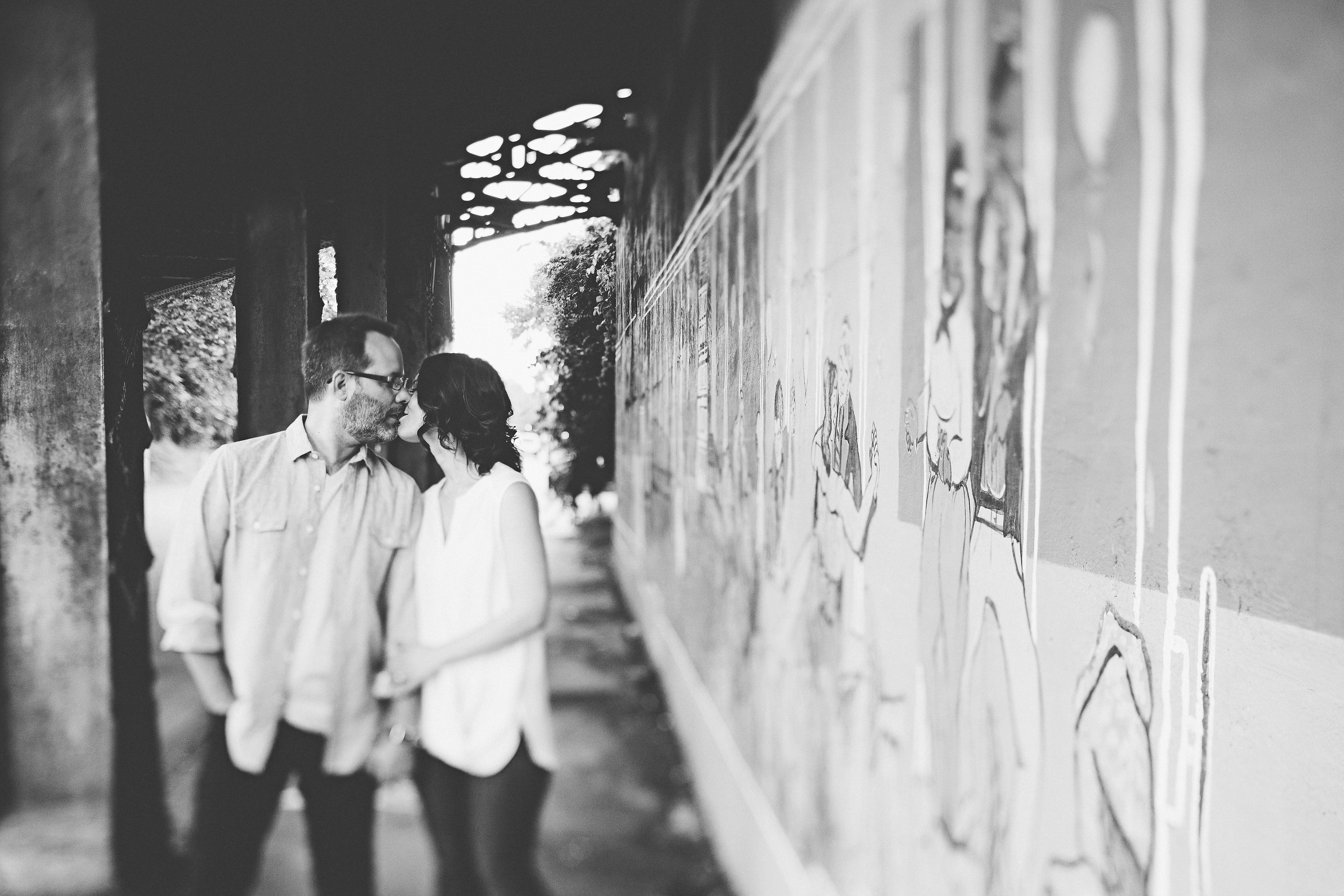 creative-engageemnt-photos-candid-wedding-photography-tennessee-wedding-photographer