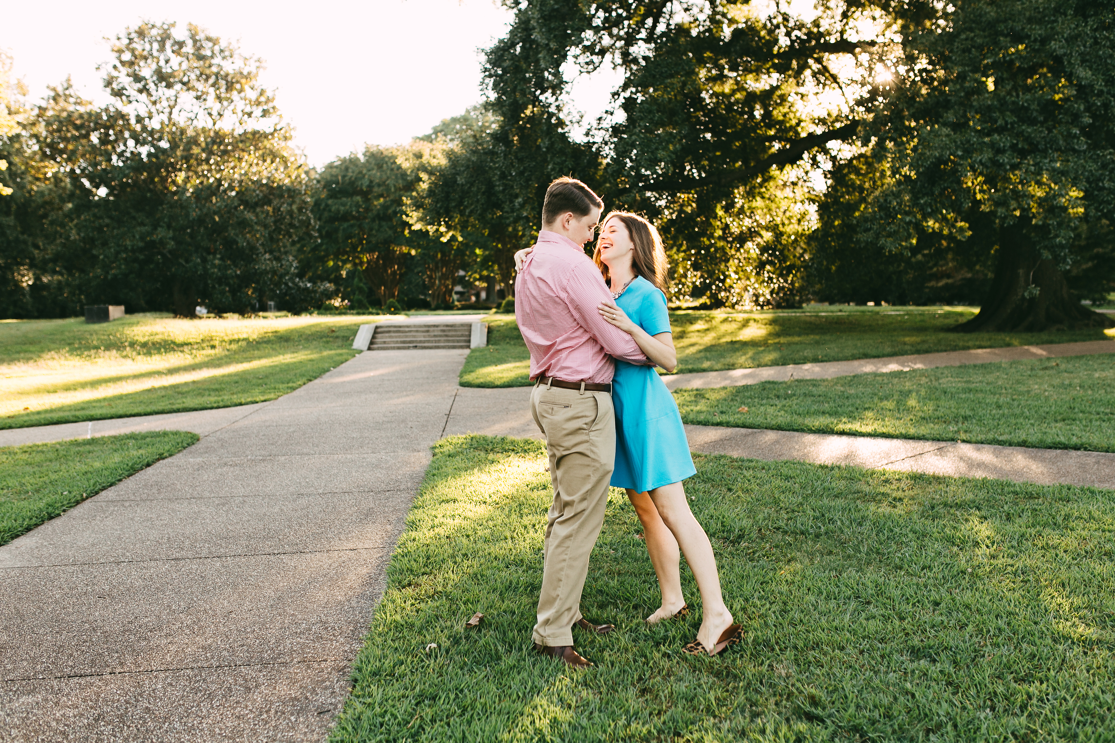 candid-engagement-photos