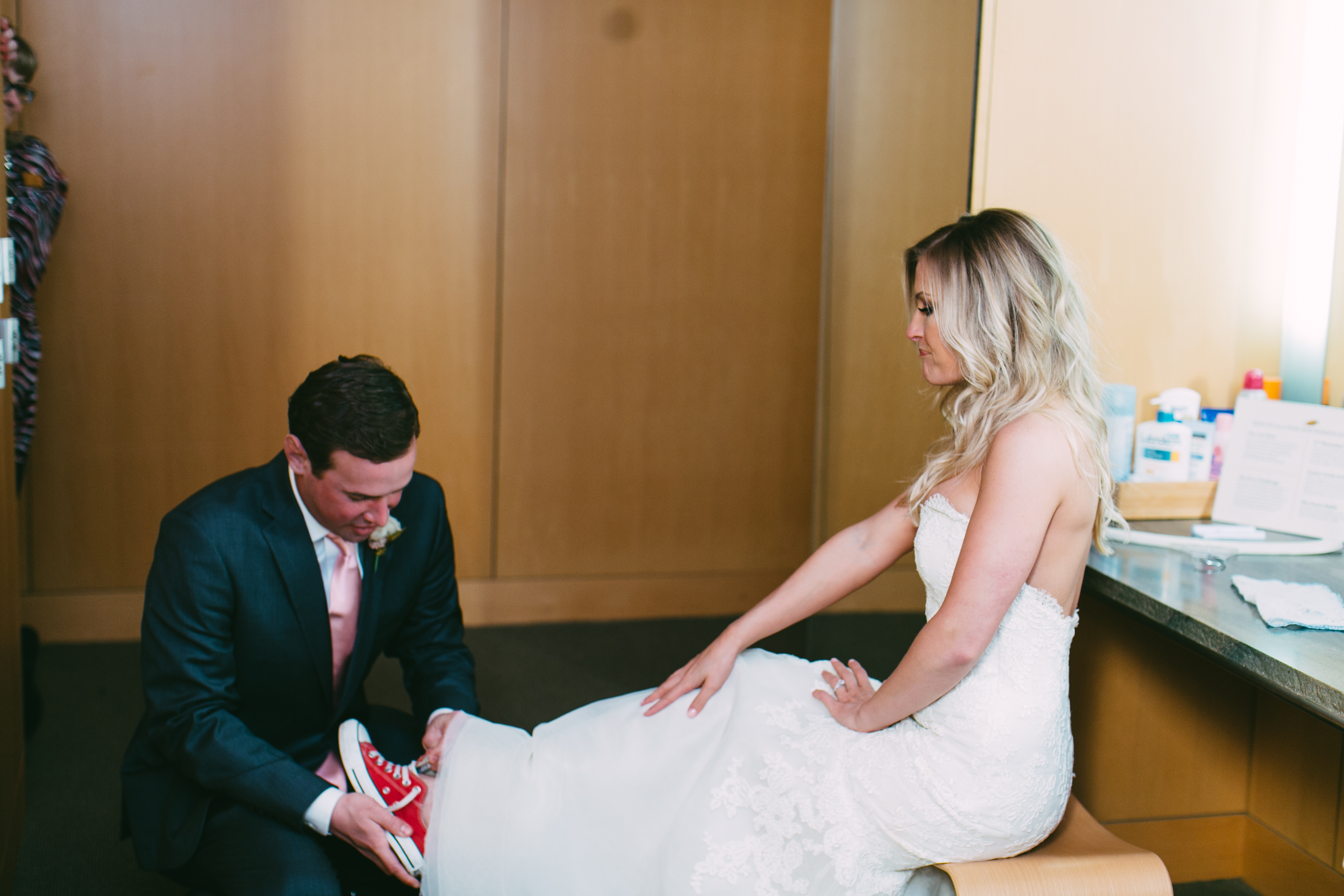 bride-with-converse